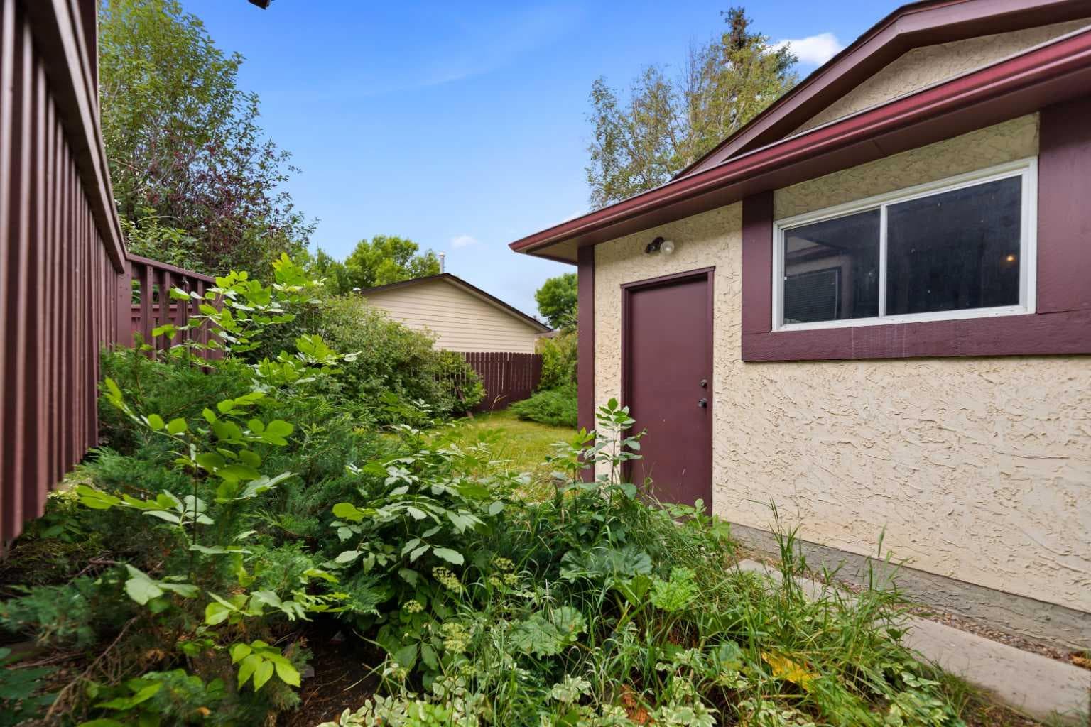 224 Berwick Way NW