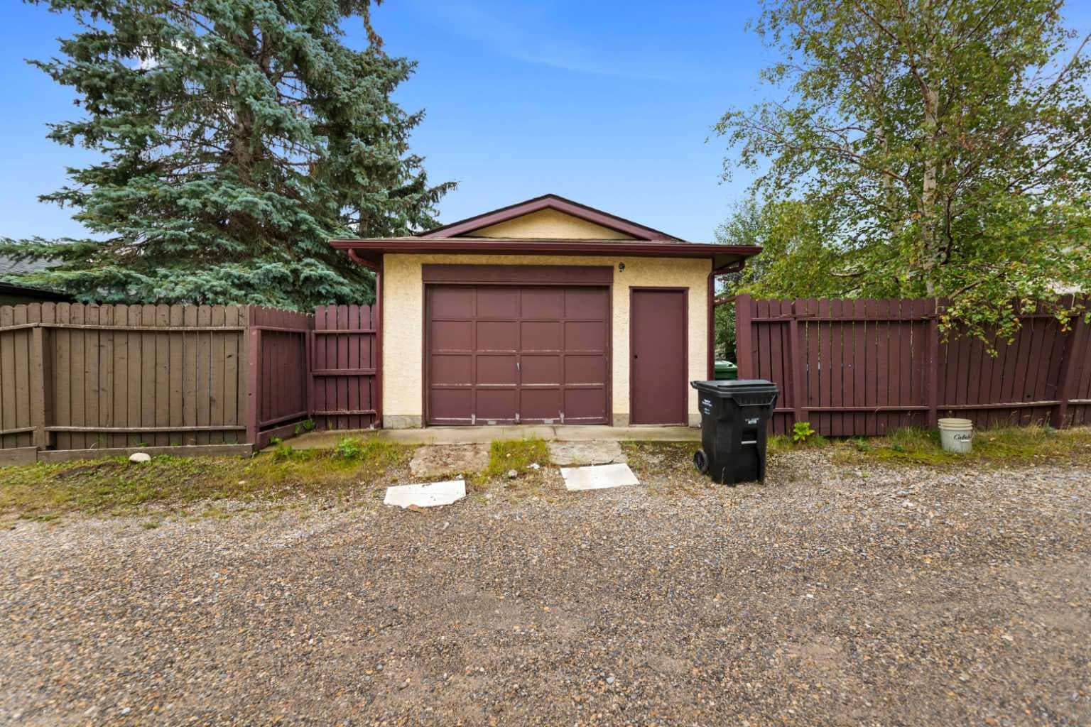 224 Berwick Way NW