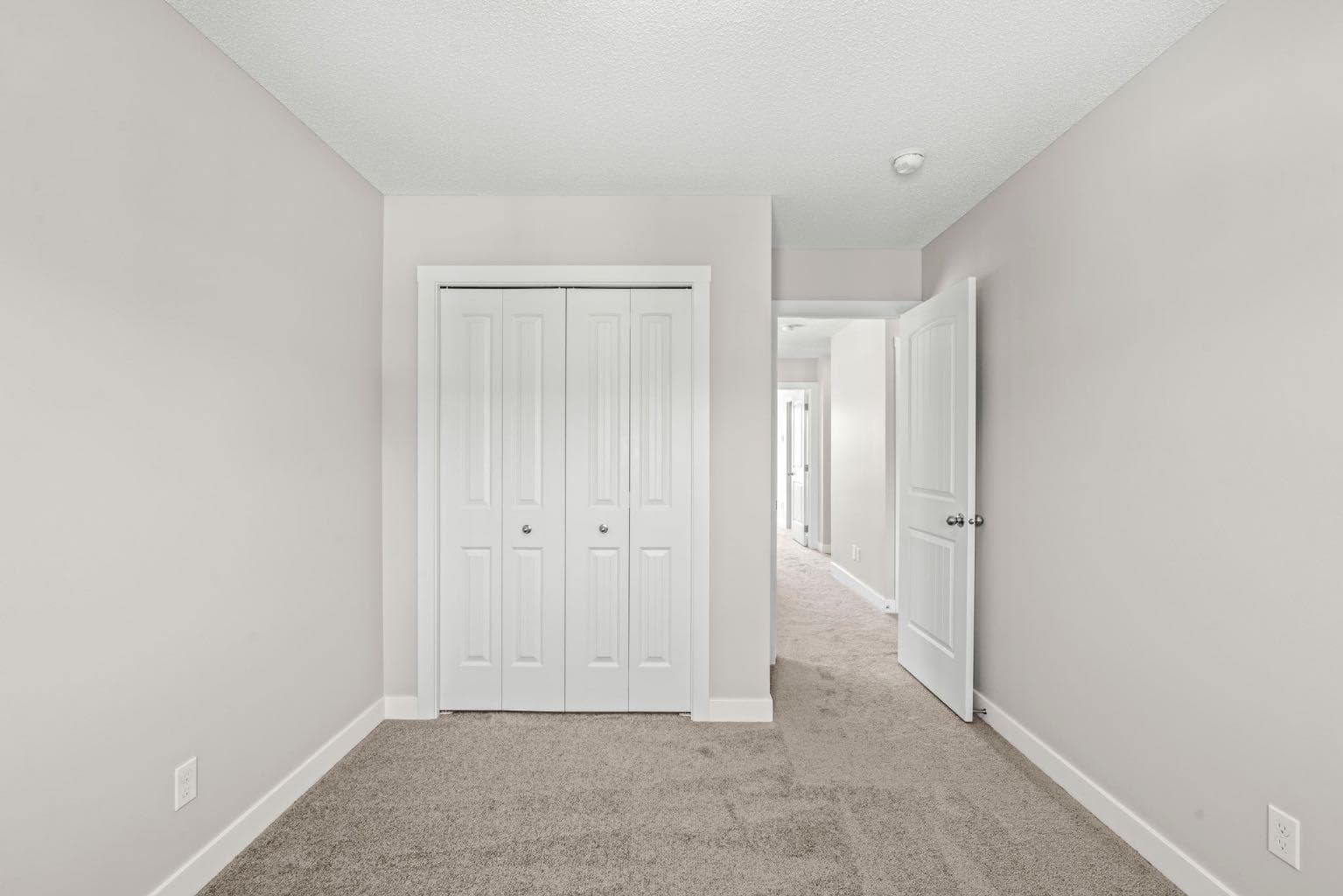 115 Wolf Willow Boulevard SE