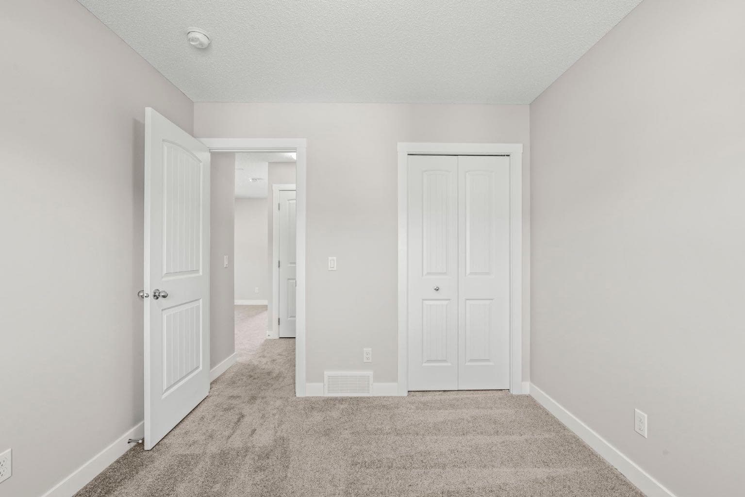 115 Wolf Willow Boulevard SE