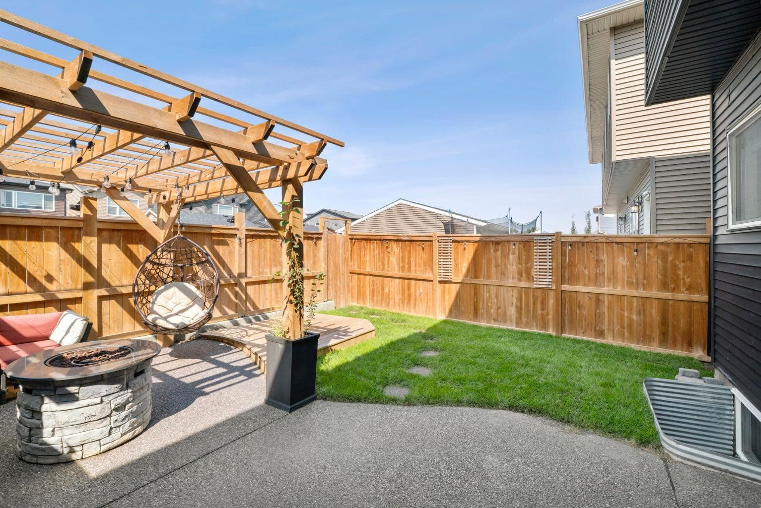 115 Wolf Willow Boulevard SE