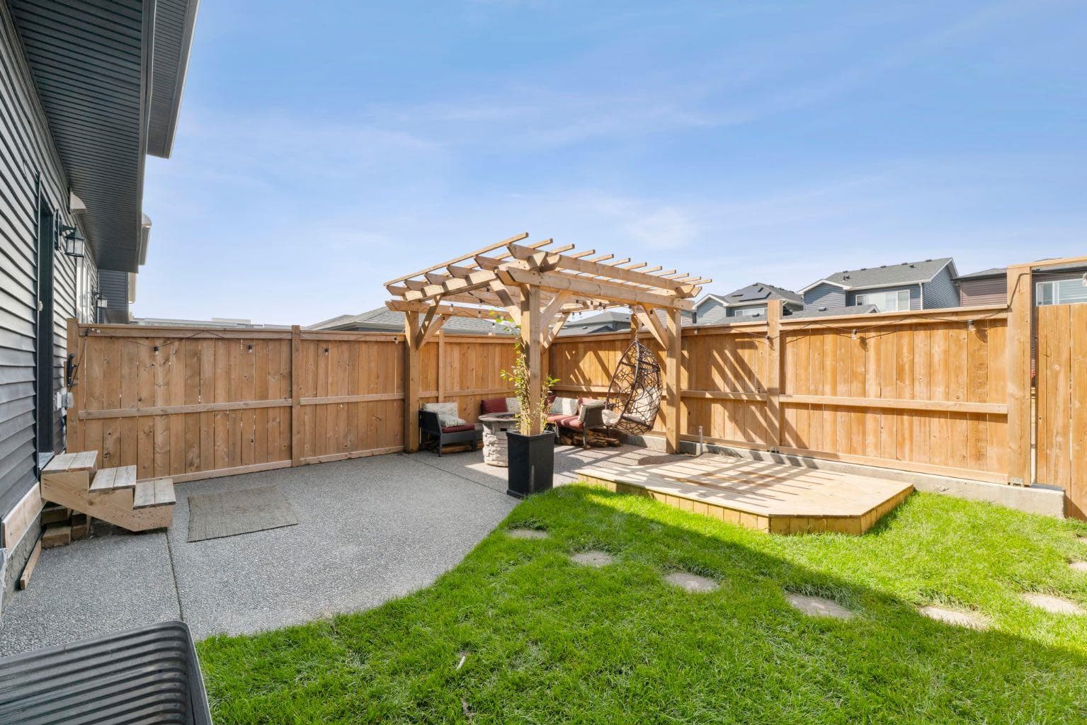 115 Wolf Willow Boulevard SE