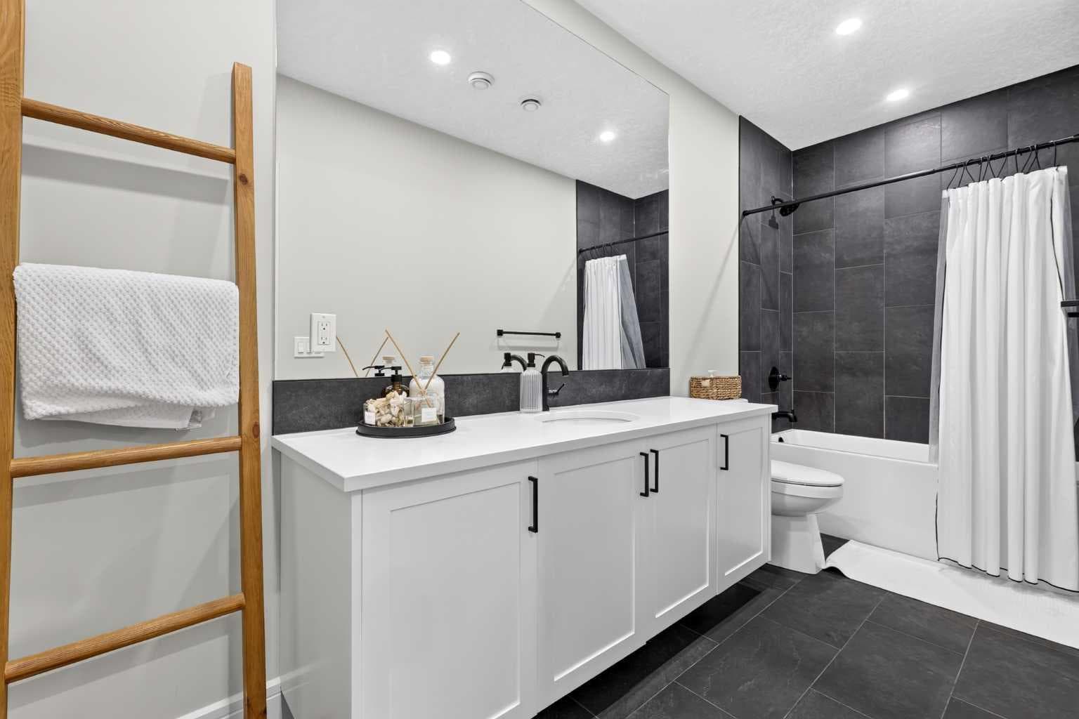147 Marina Landing SE