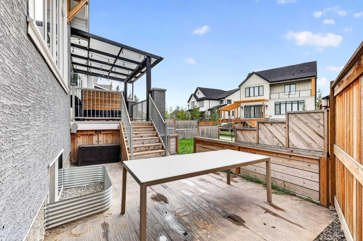 147 Marina Landing SE