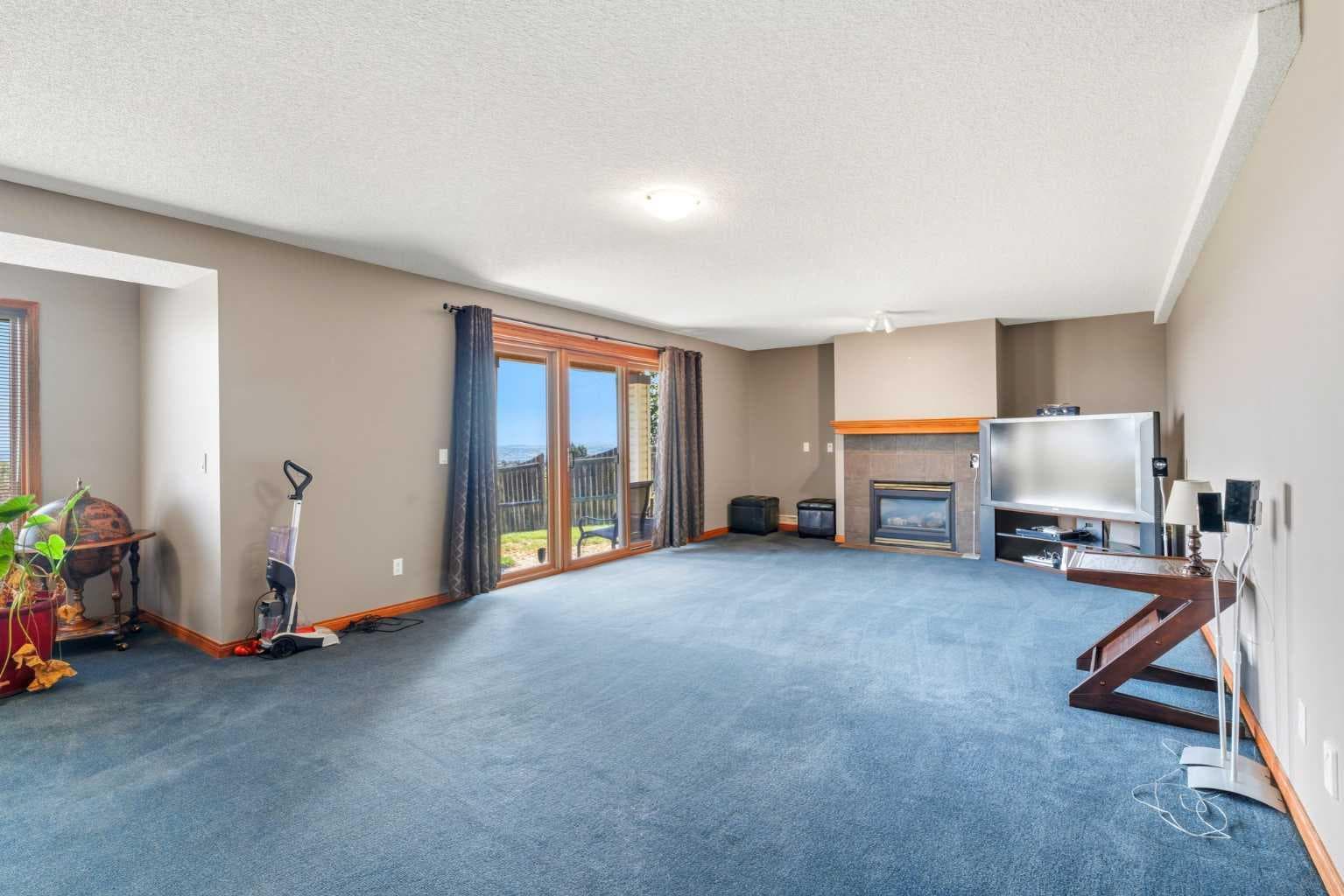 215 Rocky Ridge Drive NW