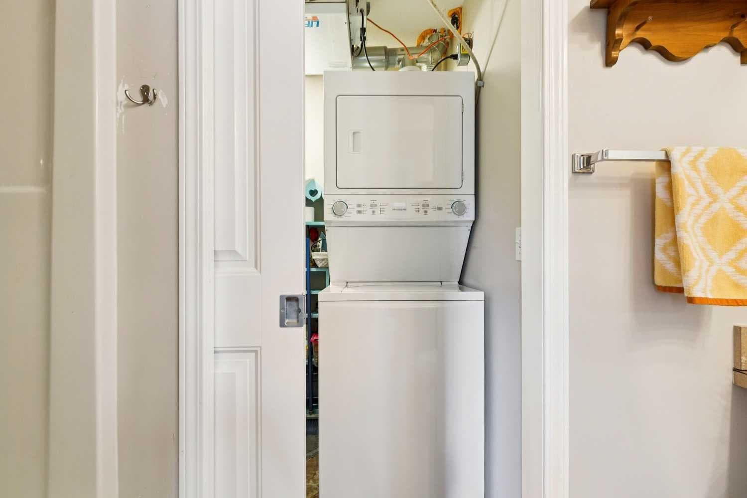 201, 60 Panatella Landing NW
