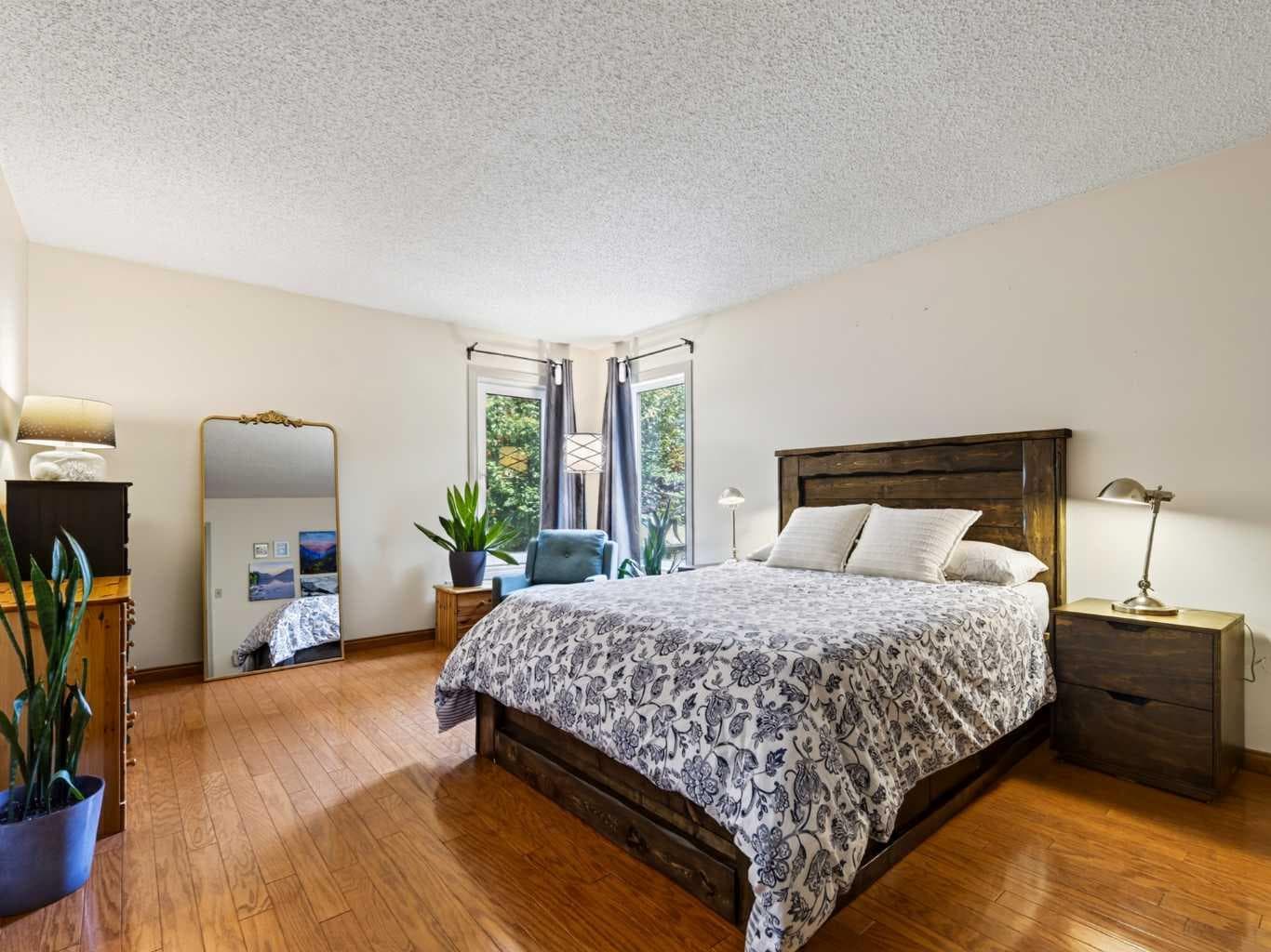 115 Wood Valley Court SW