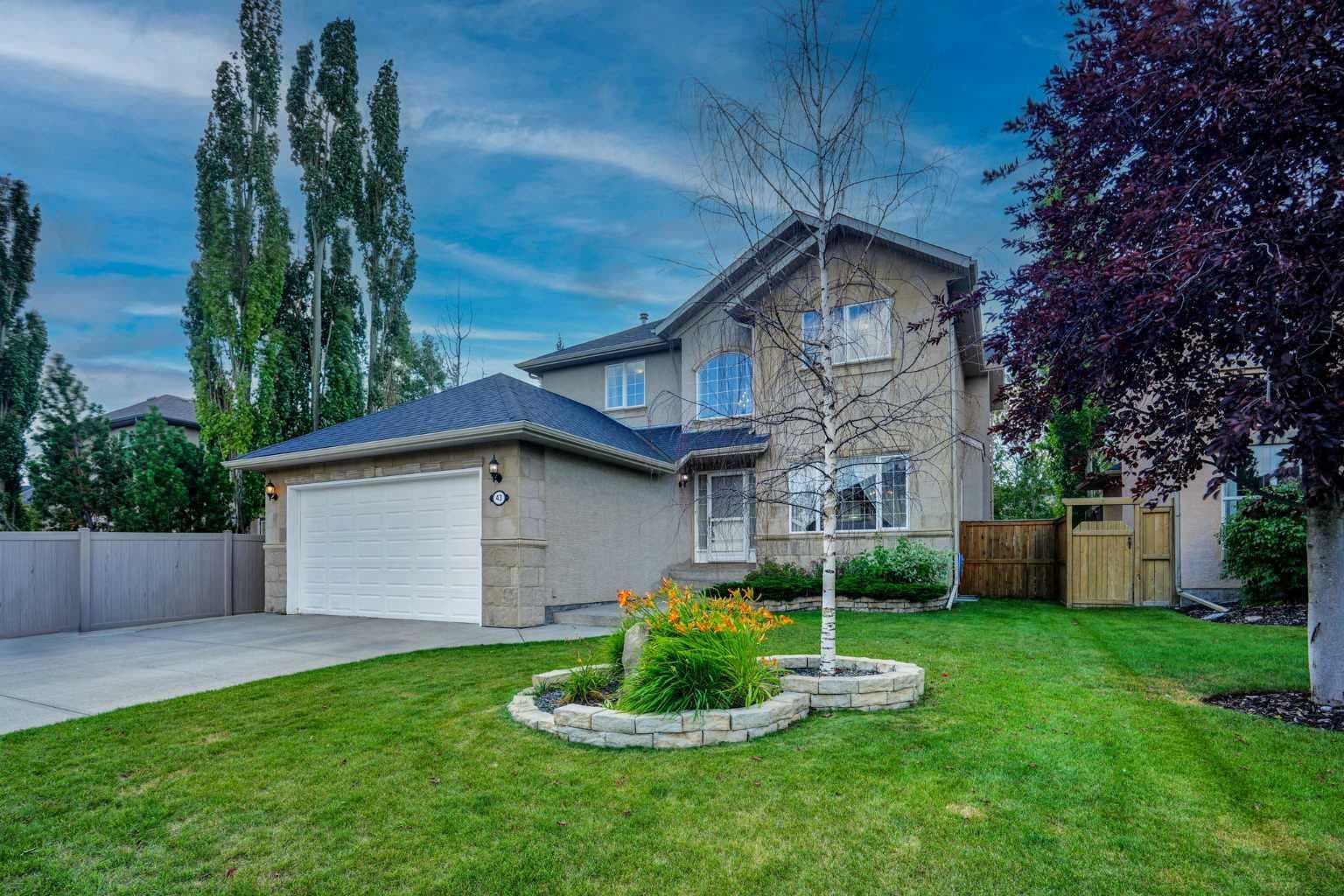43 Strathlea Place SW