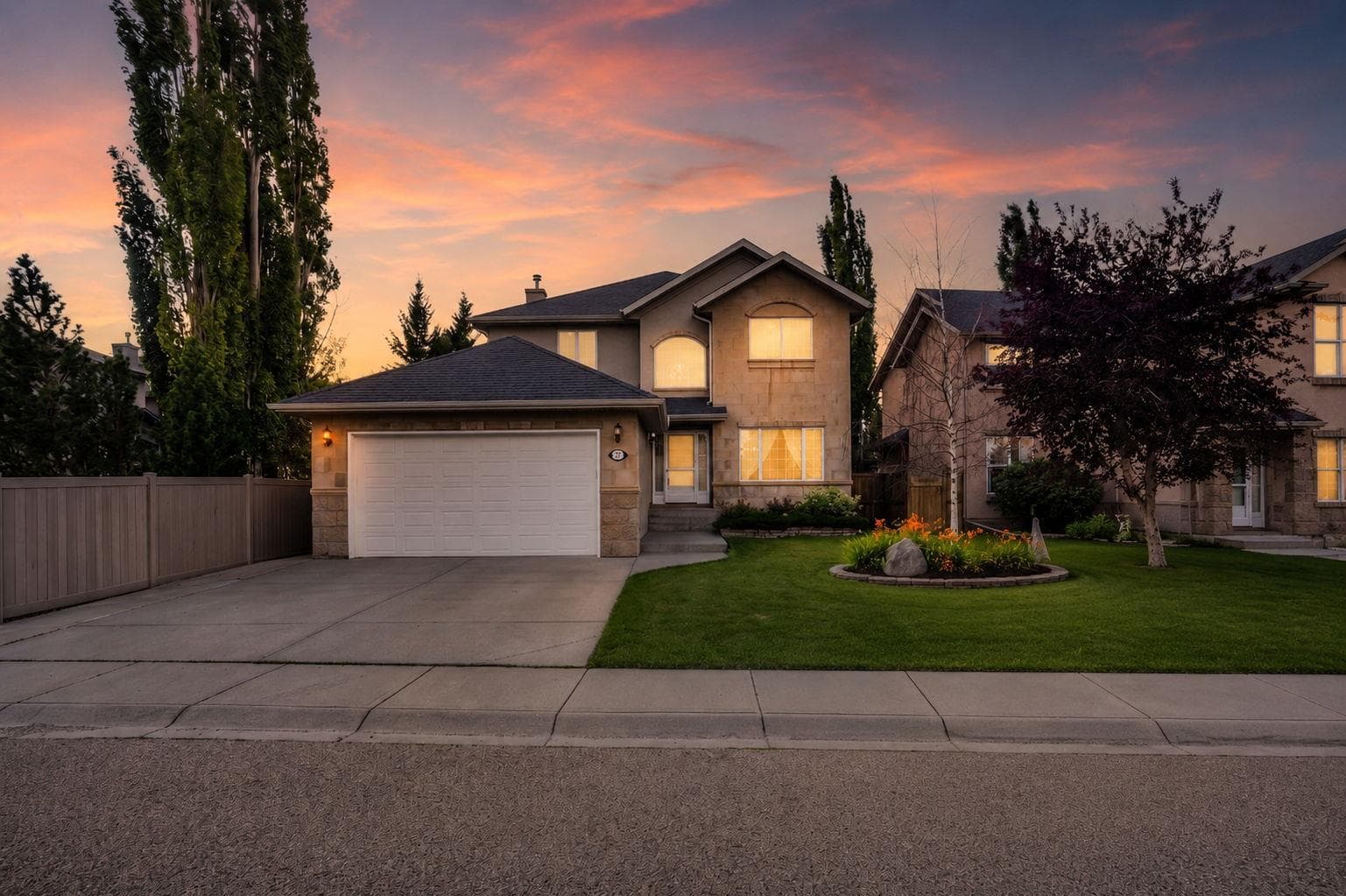 43 Strathlea Place SW