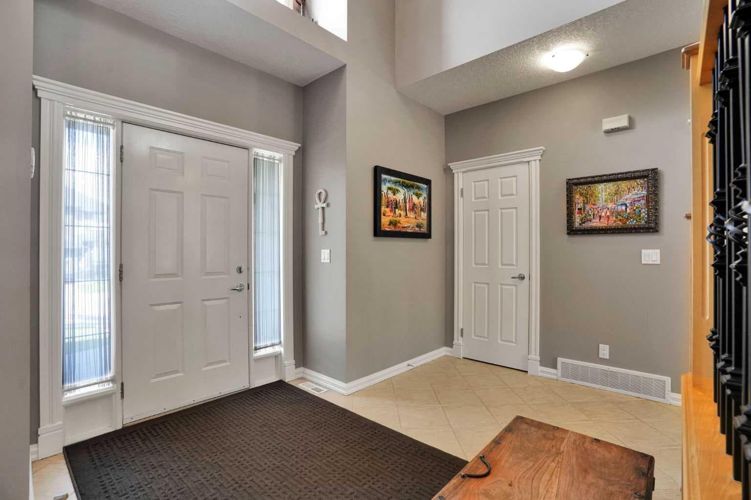 43 Strathlea Place SW