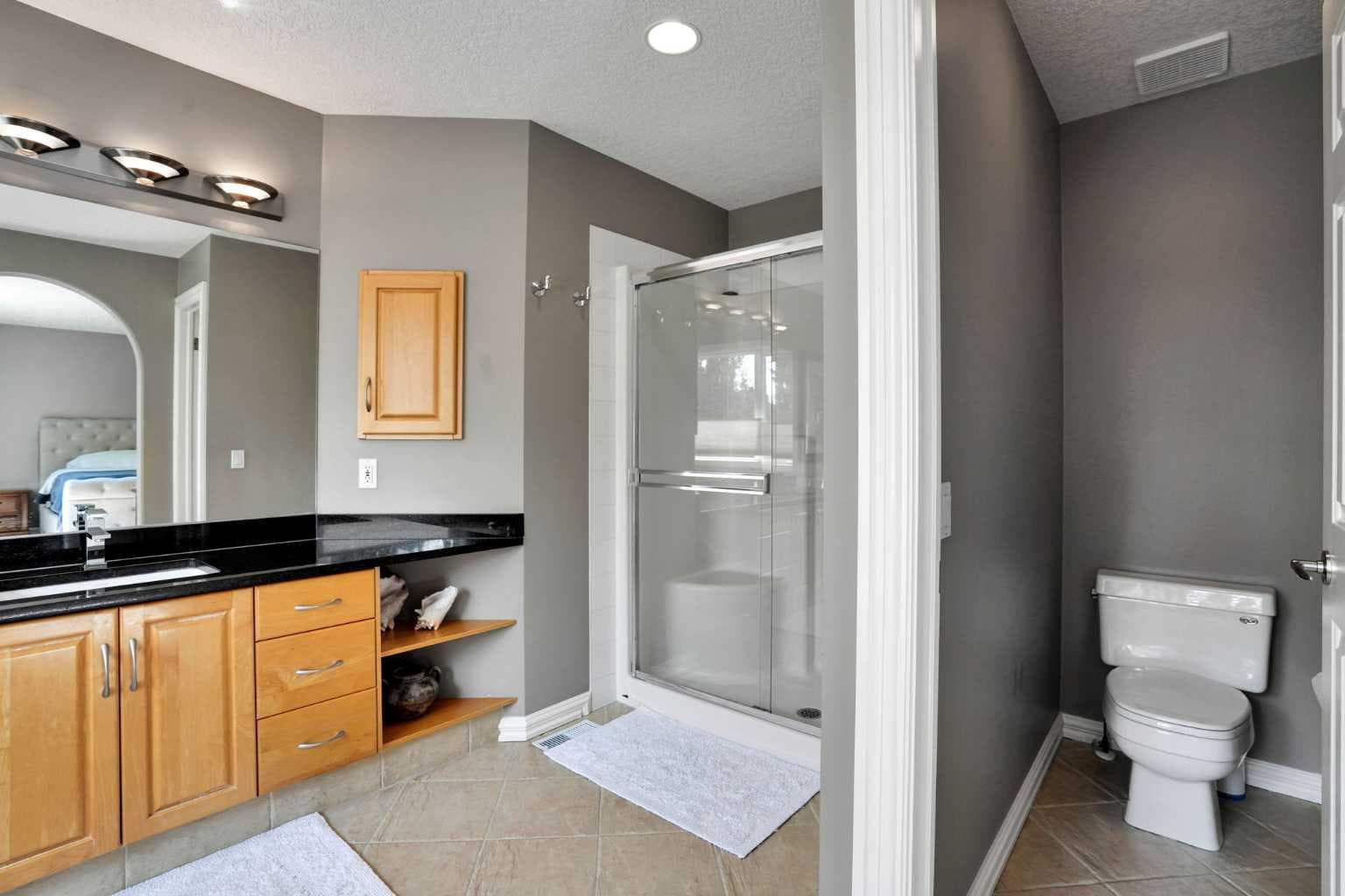 43 Strathlea Place SW