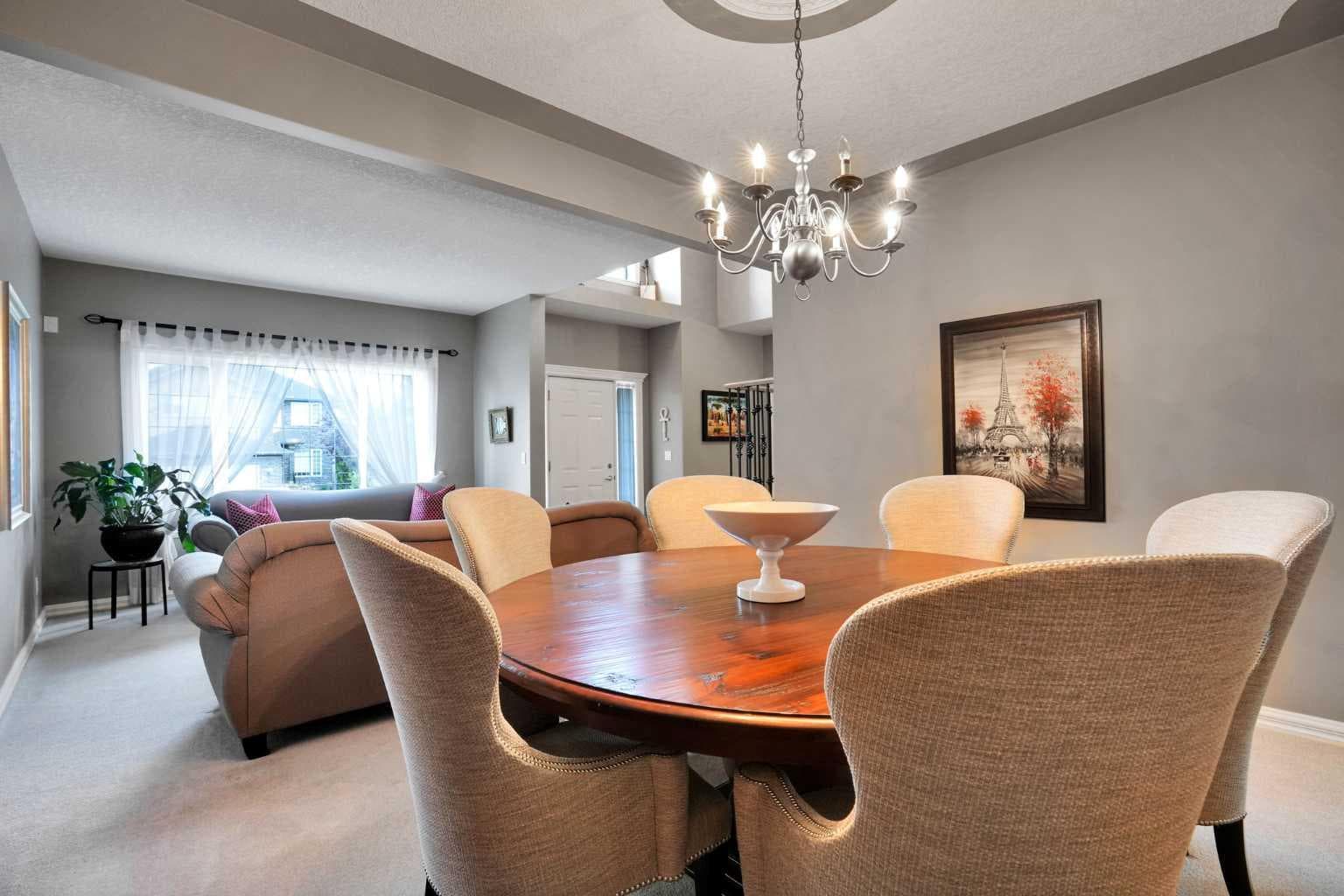 43 Strathlea Place SW