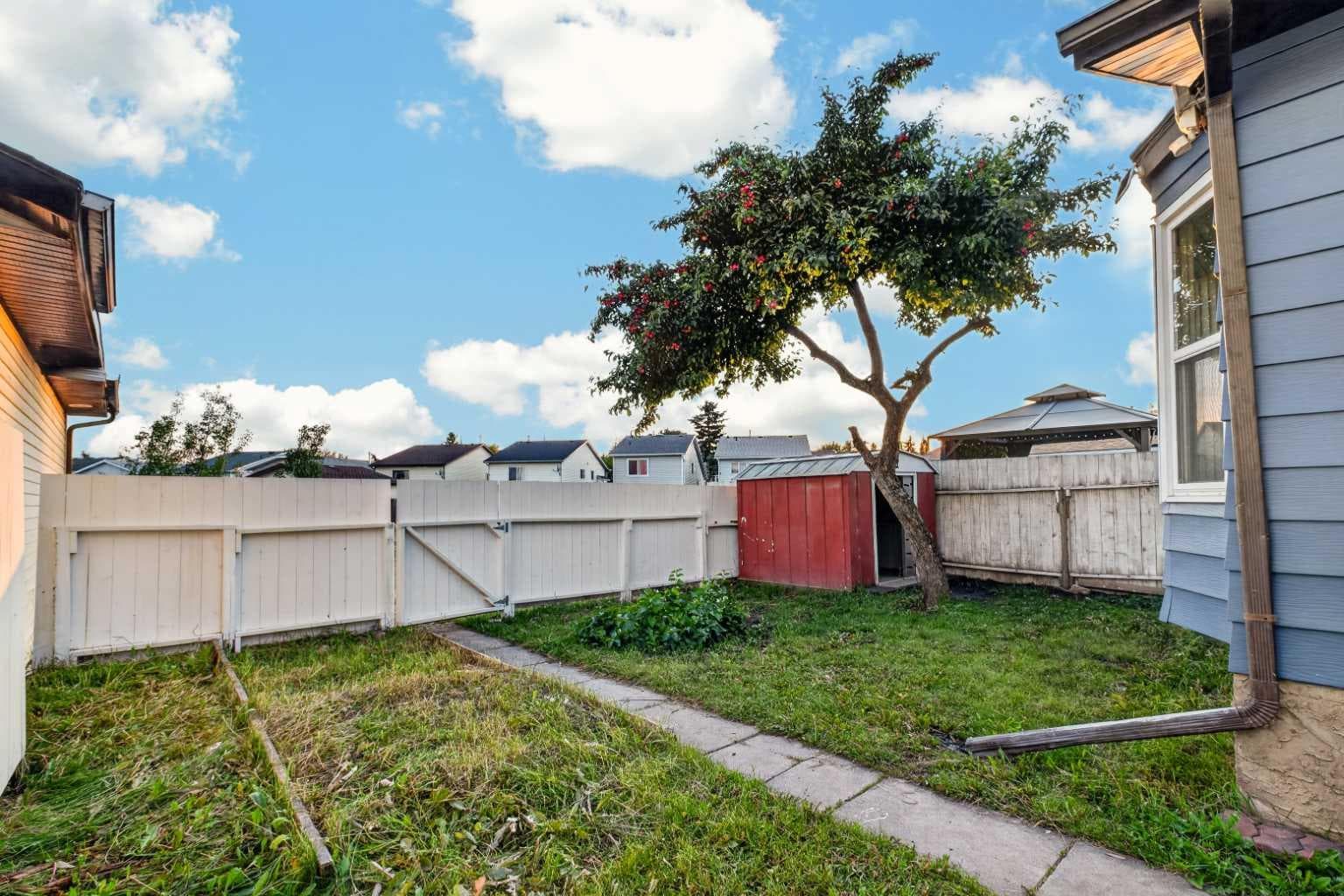 925 Erin Woods Drive SE