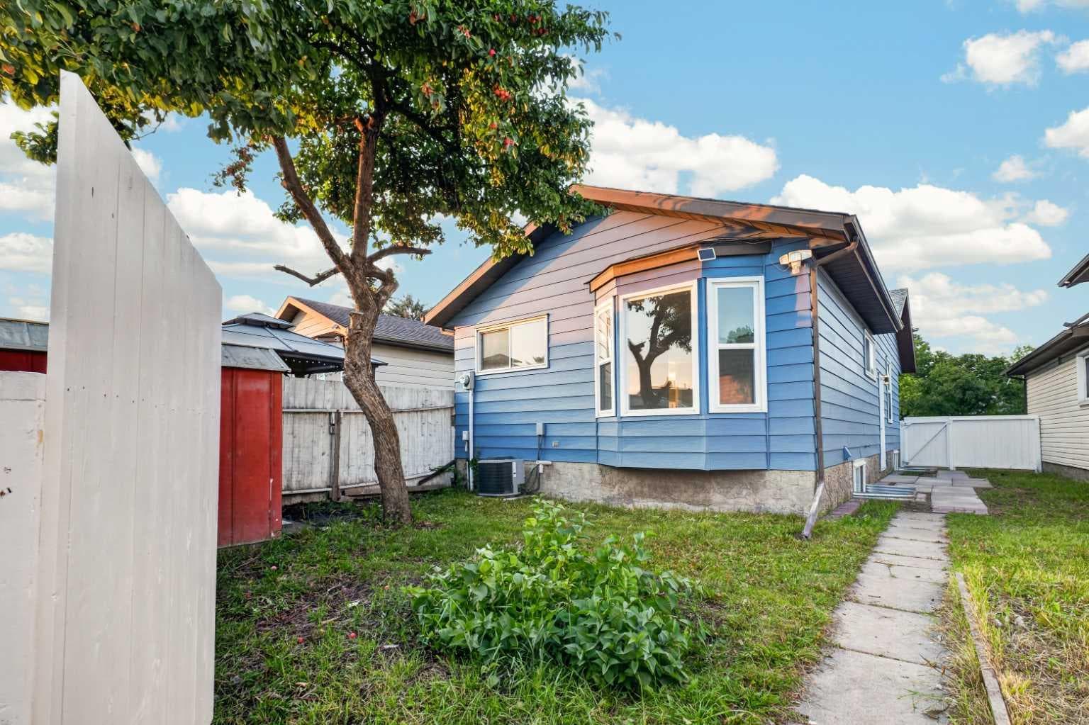 925 Erin Woods Drive SE