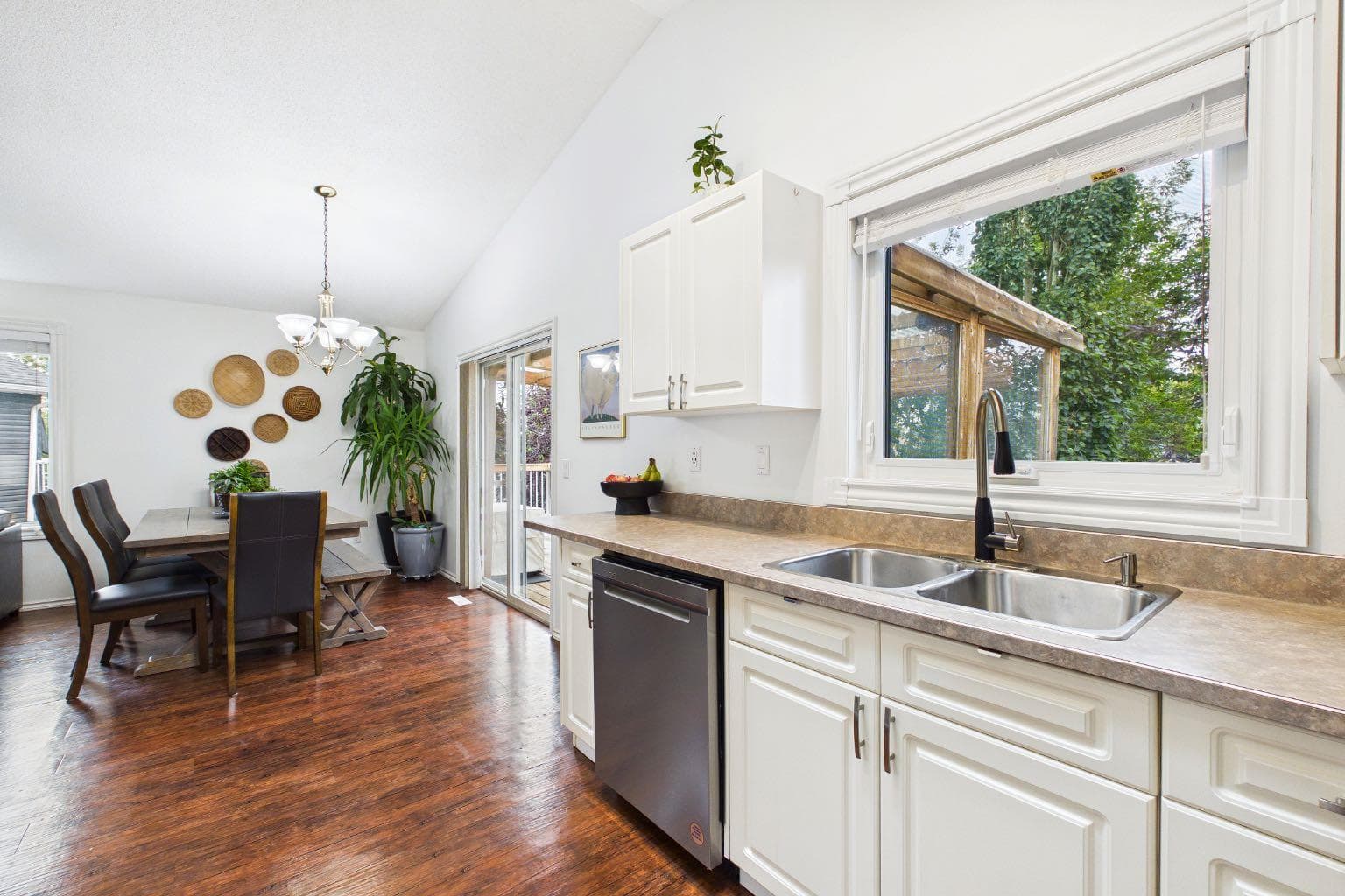 16 Big Springs Mews SE