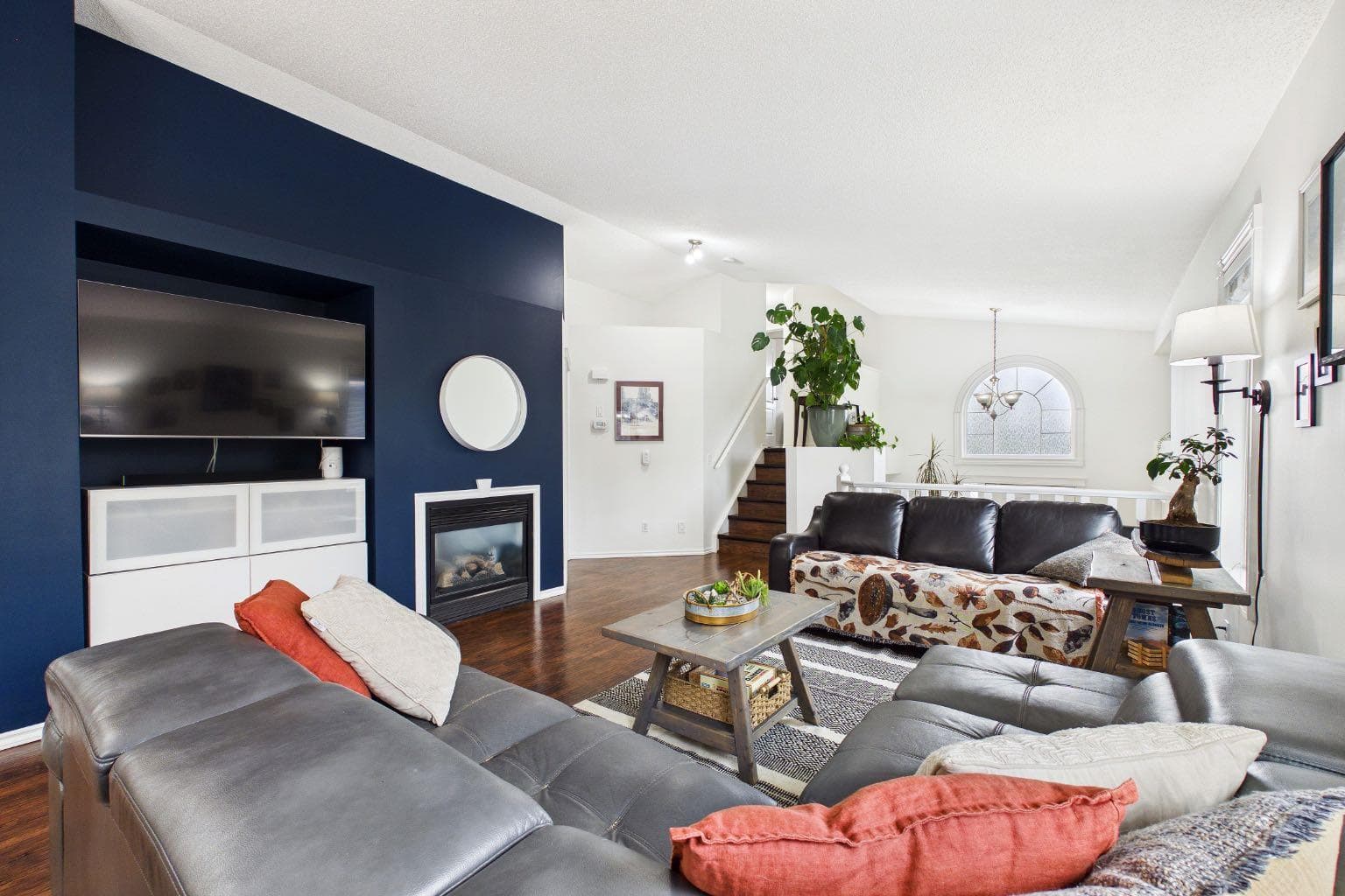 16 Big Springs Mews SE