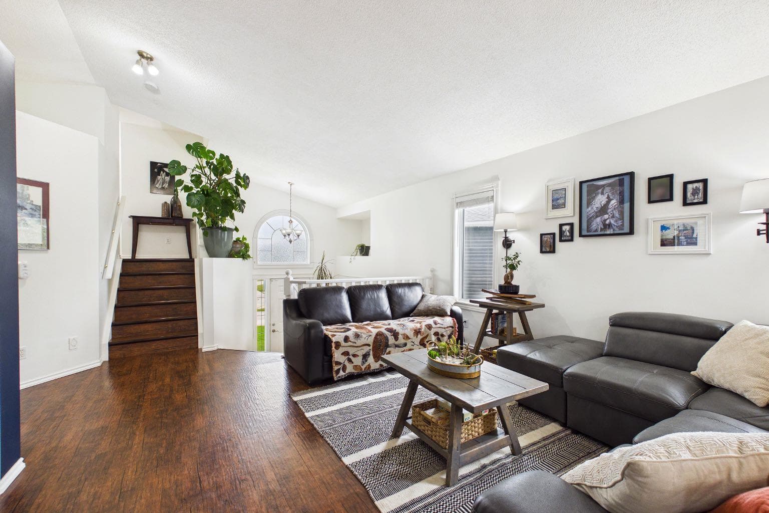 16 Big Springs Mews SE