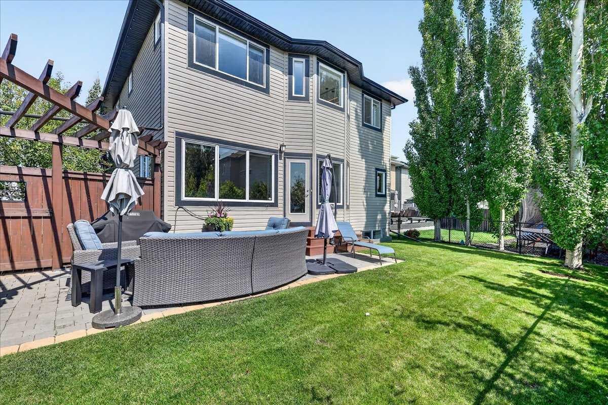 122 Royal Birkdale Crescent NW