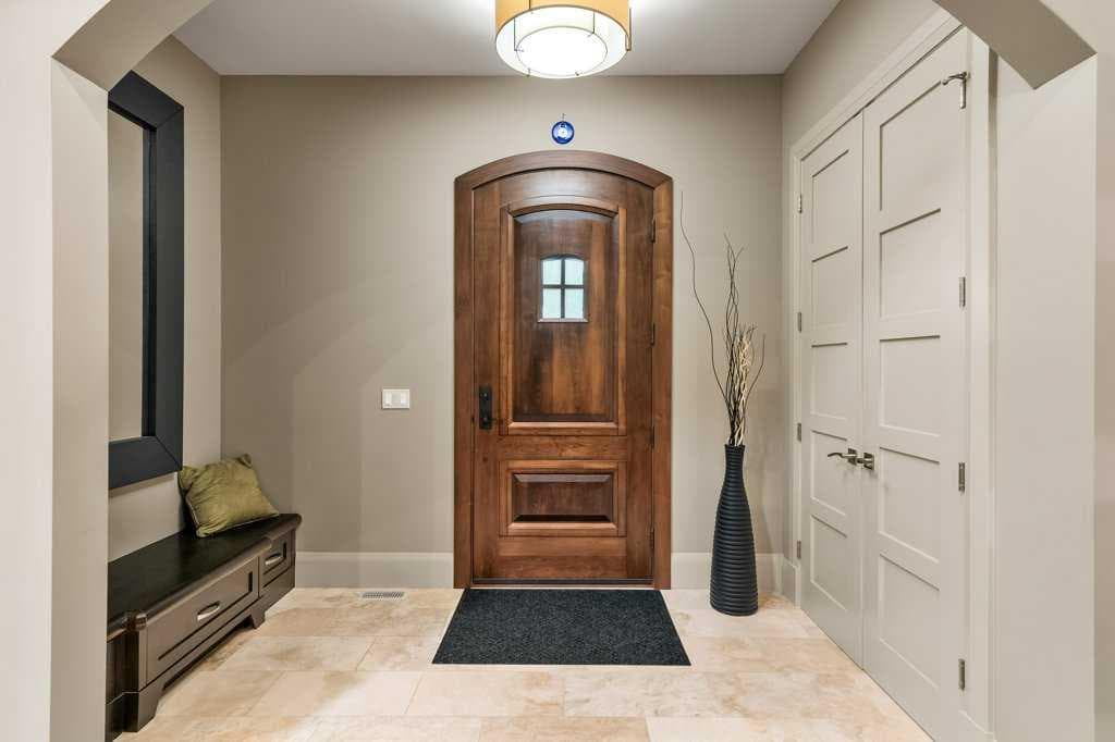 136 Posthill Drive SW