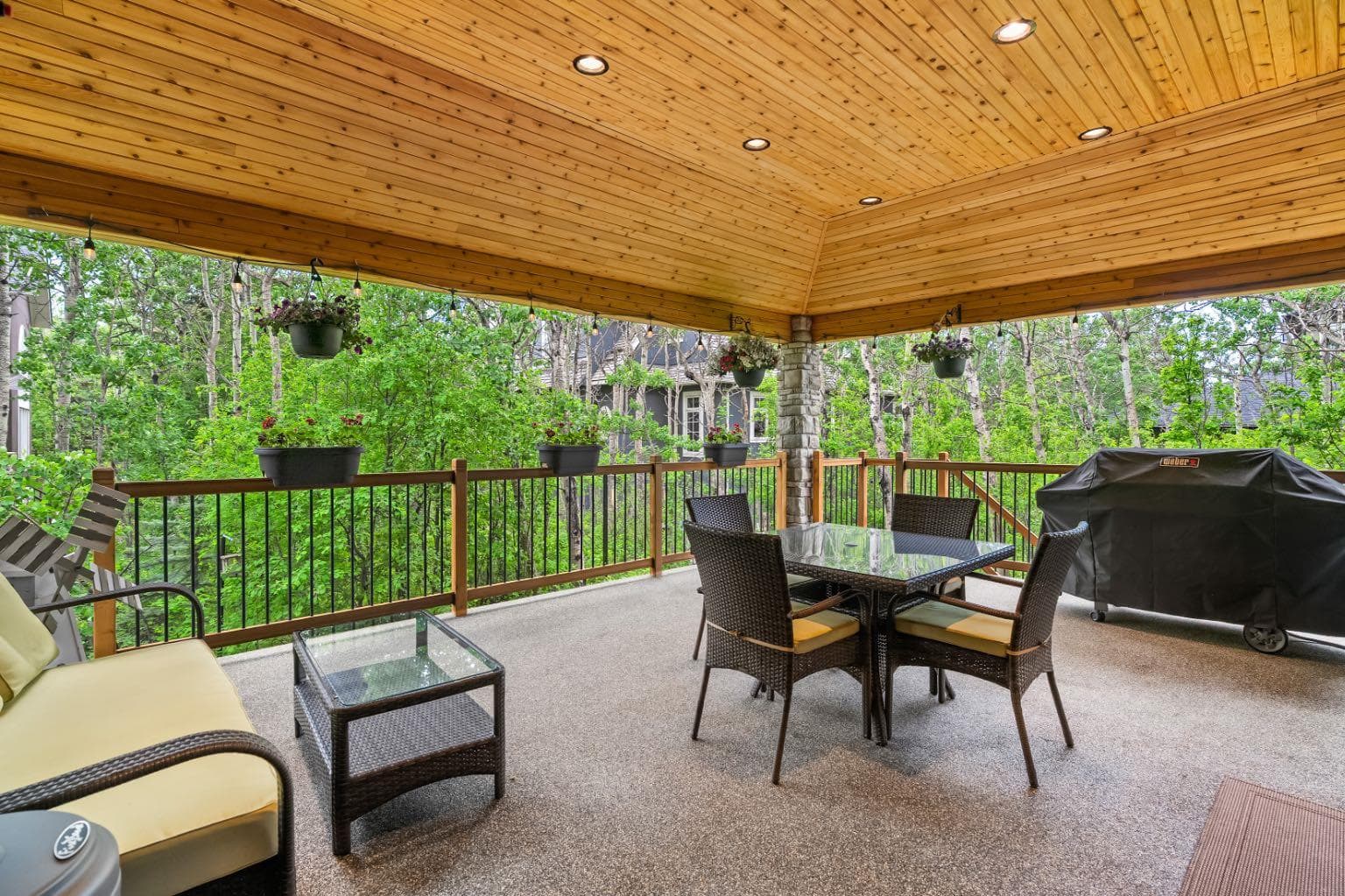 136 Posthill Drive SW