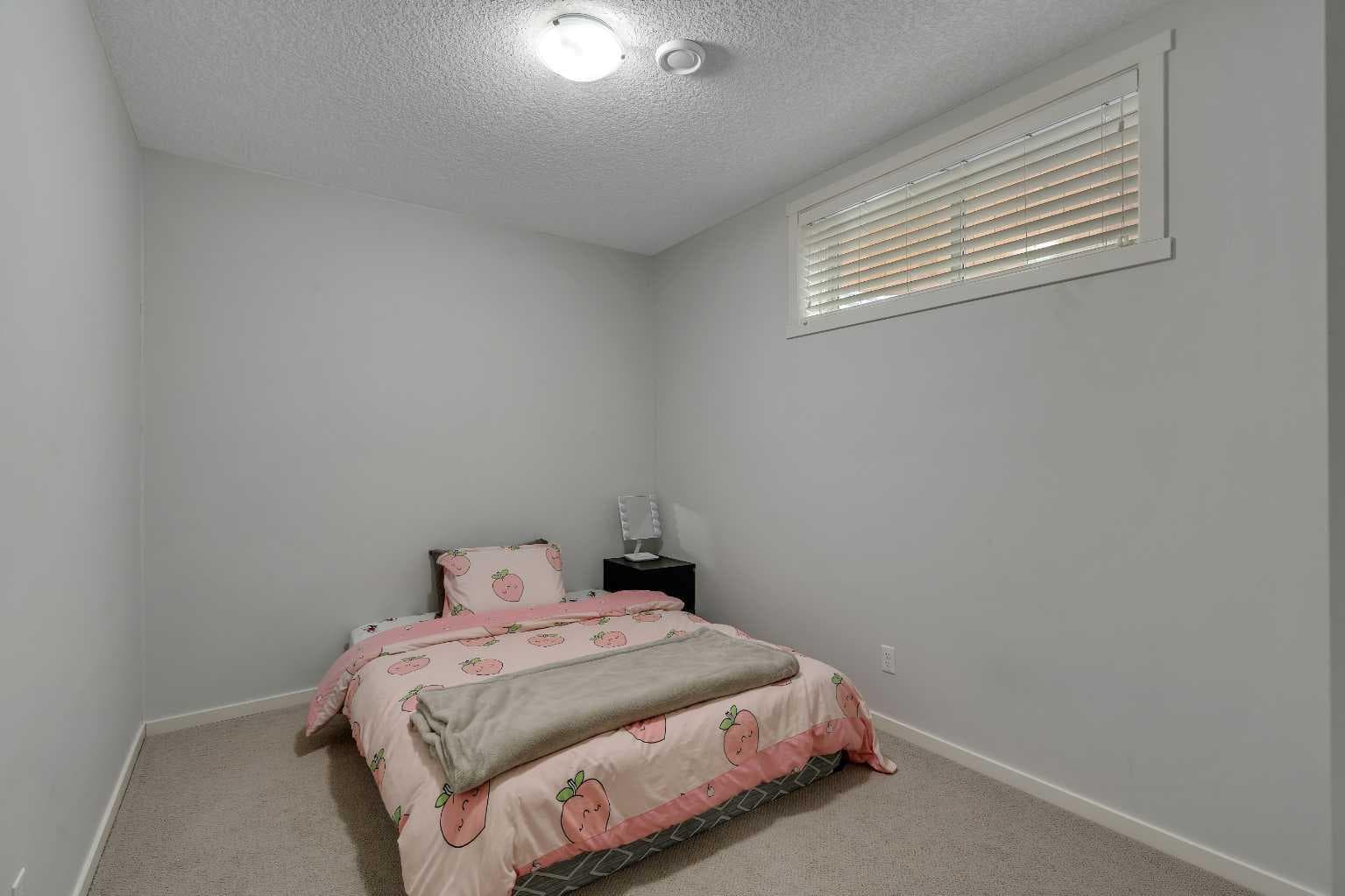 151 Stonemere Green 