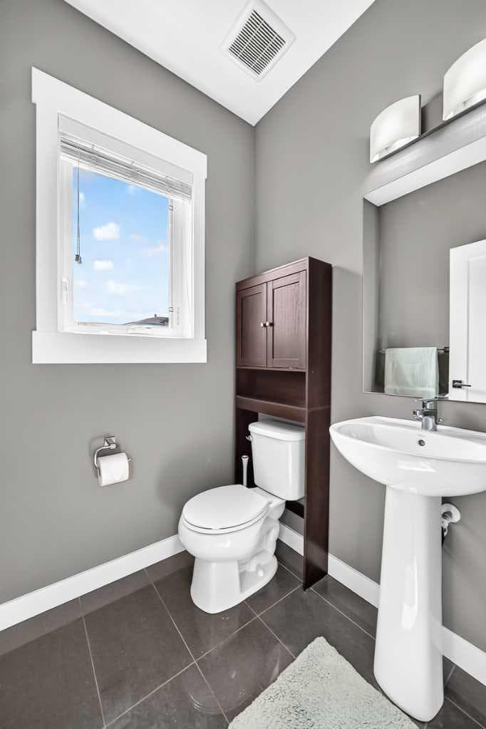 2, 111 Rainbow Falls Gate 