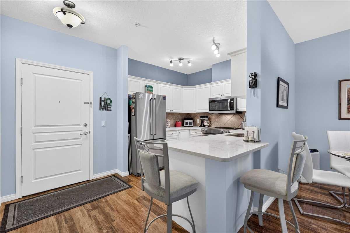1109, 1109 Lake Fraser Green SE