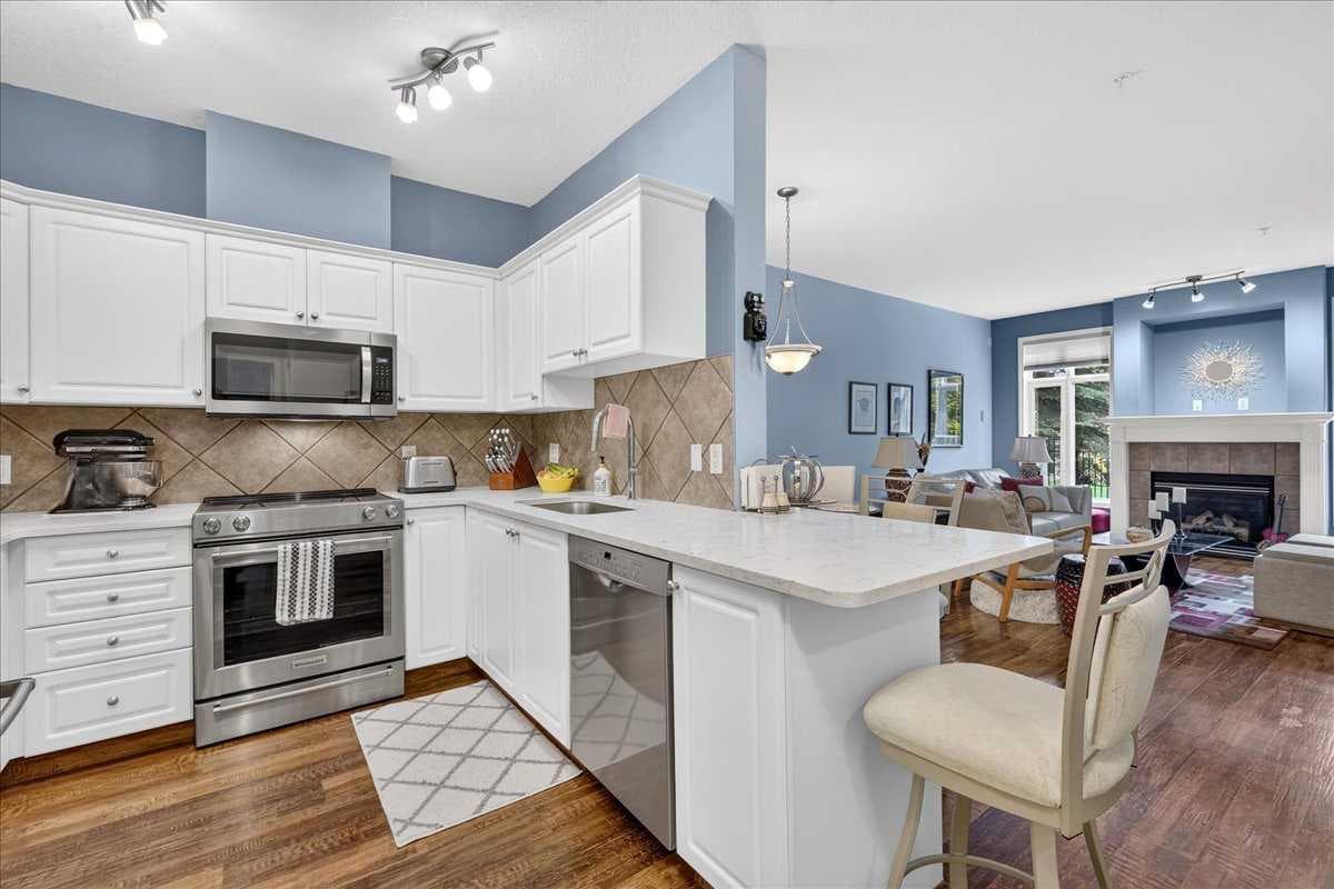 1109, 1109 Lake Fraser Green SE