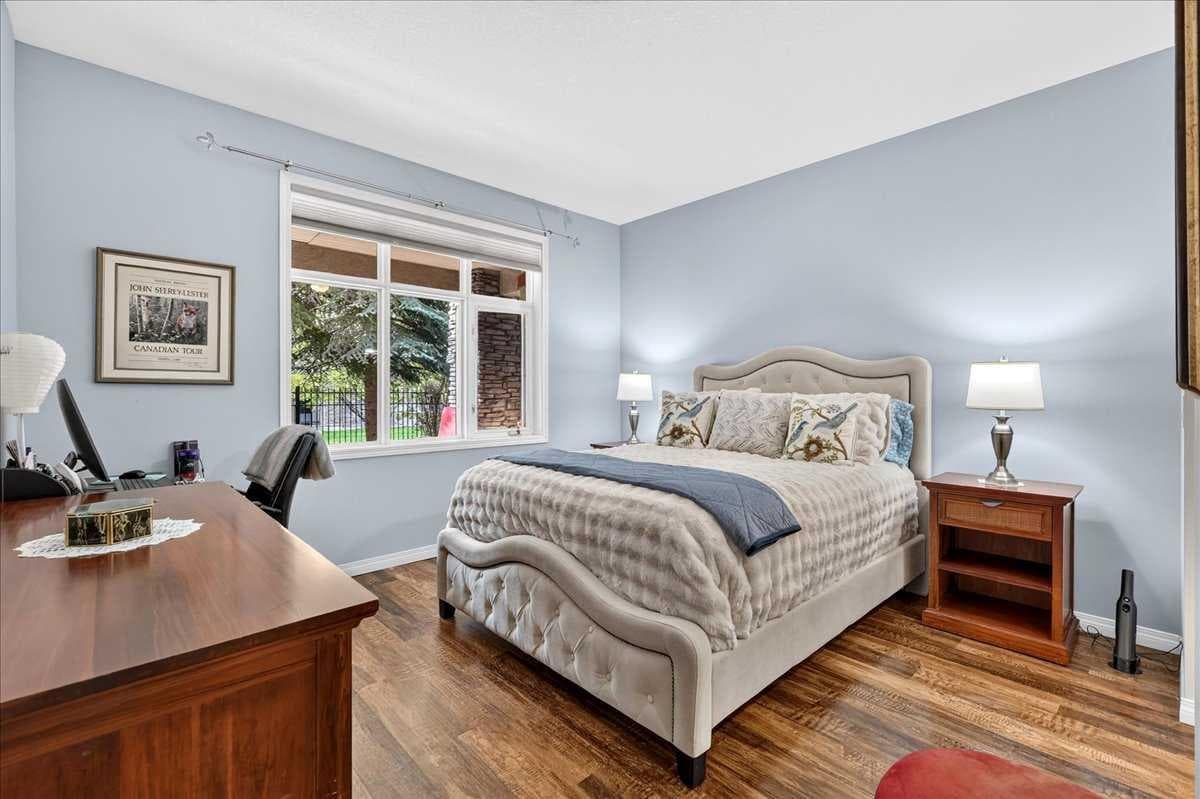 1109, 1109 Lake Fraser Green SE