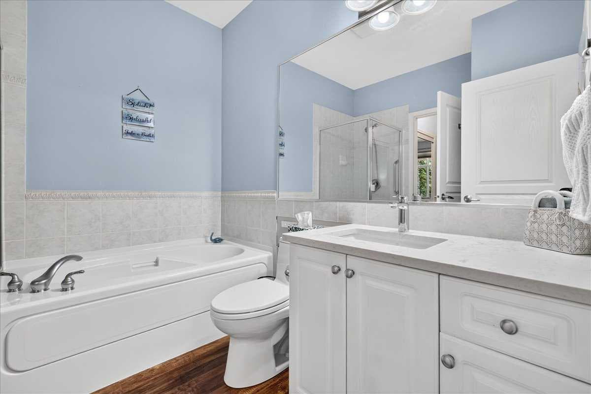 1109, 1109 Lake Fraser Green SE