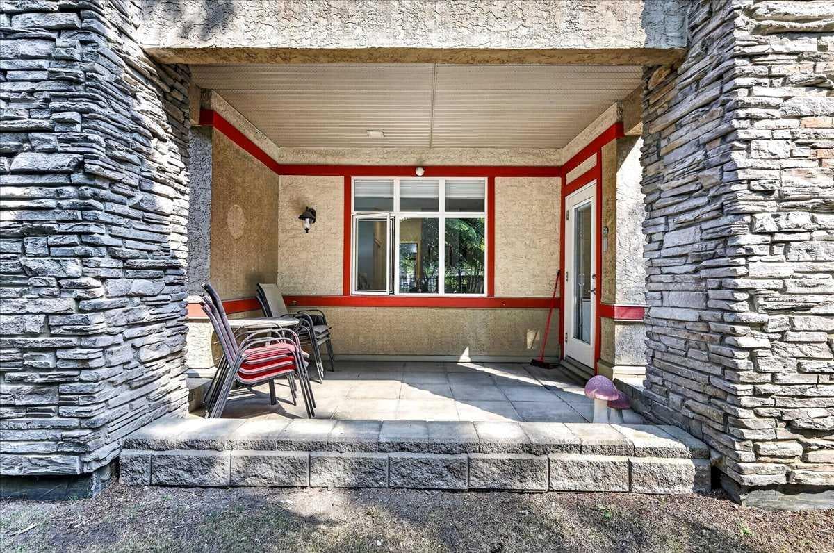1109, 1109 Lake Fraser Green SE