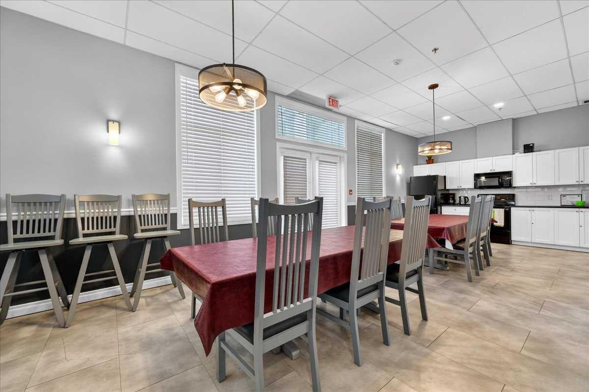 1109, 1109 Lake Fraser Green SE