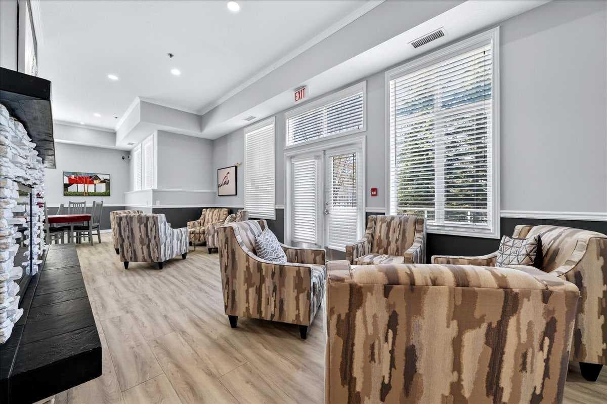 1109, 1109 Lake Fraser Green SE