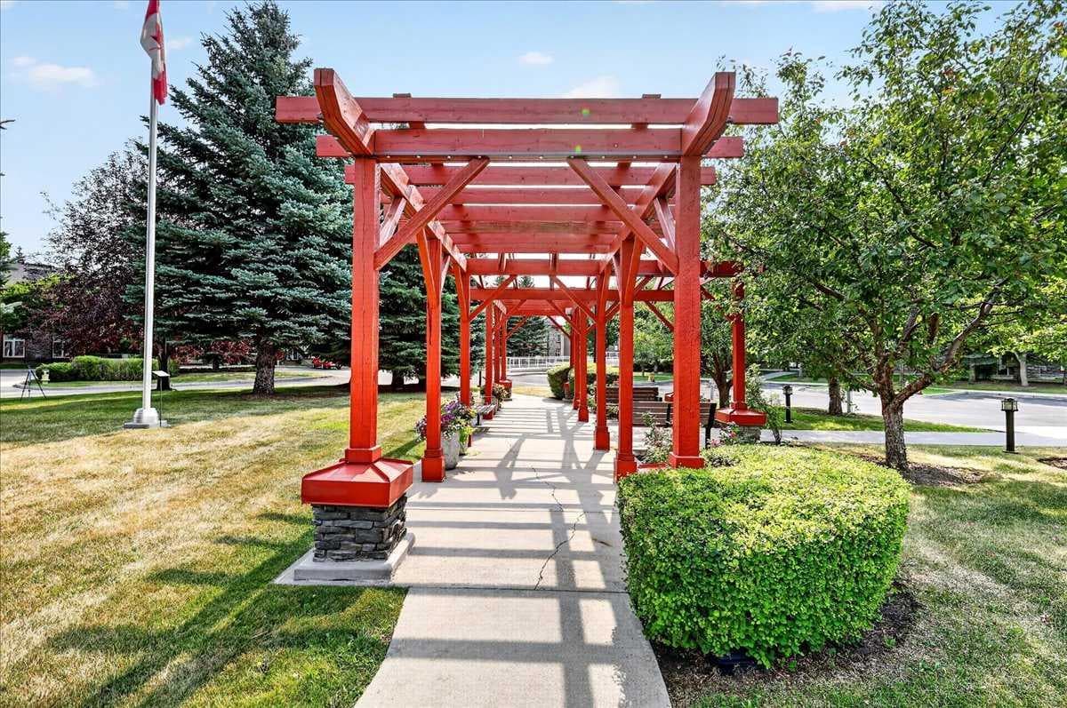 1109, 1109 Lake Fraser Green SE