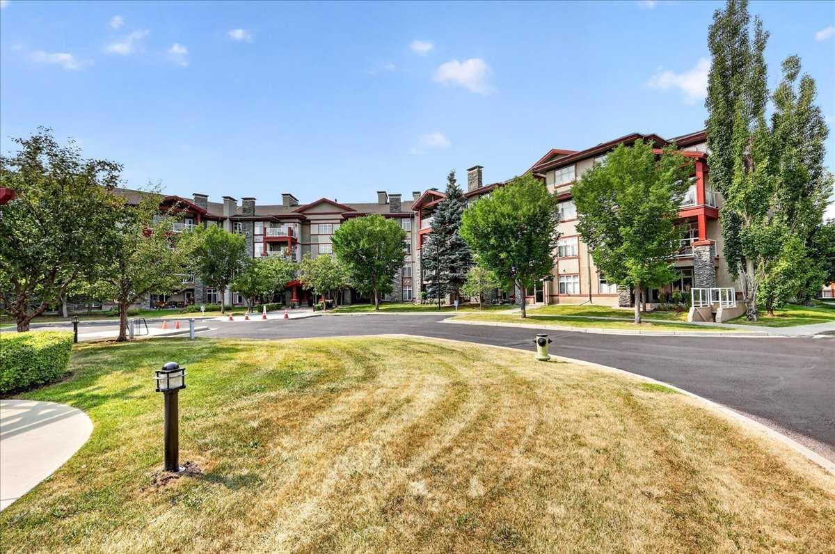 1109, 1109 Lake Fraser Green SE