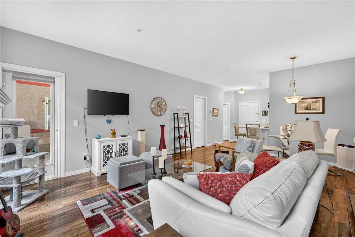 1109, 1109 Lake Fraser Green SE