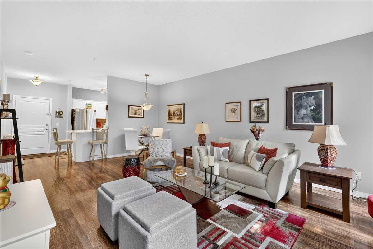 1109, 1109 Lake Fraser Green SE