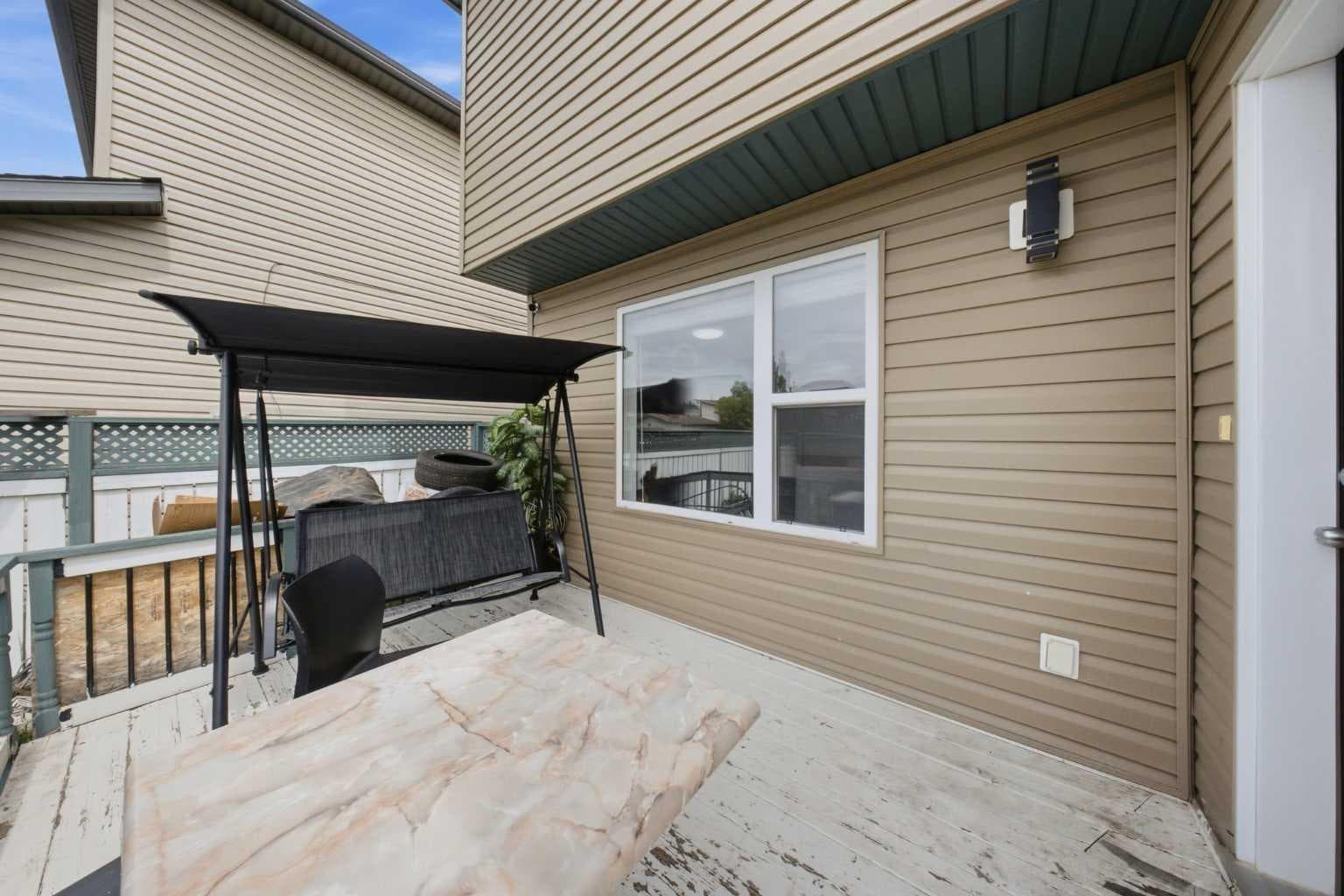19 MARTHA'S MEADOW Close NE