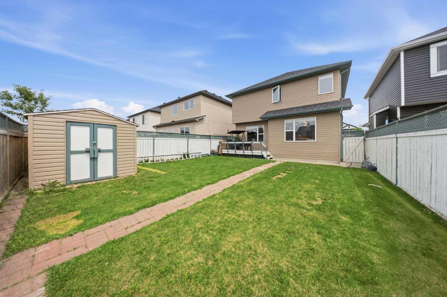 19 MARTHA'S MEADOW Close NE