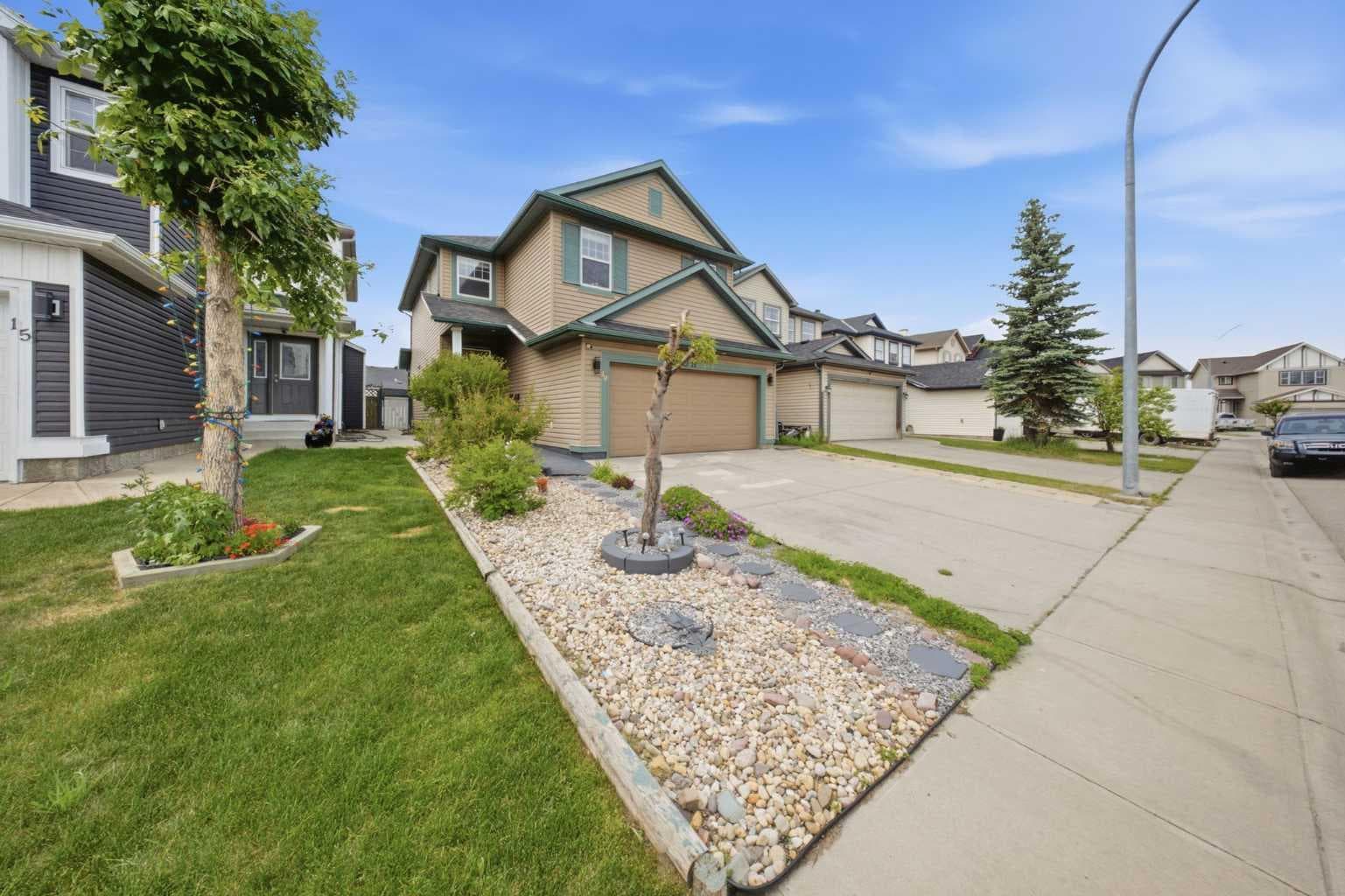 19 MARTHA'S MEADOW Close NE
