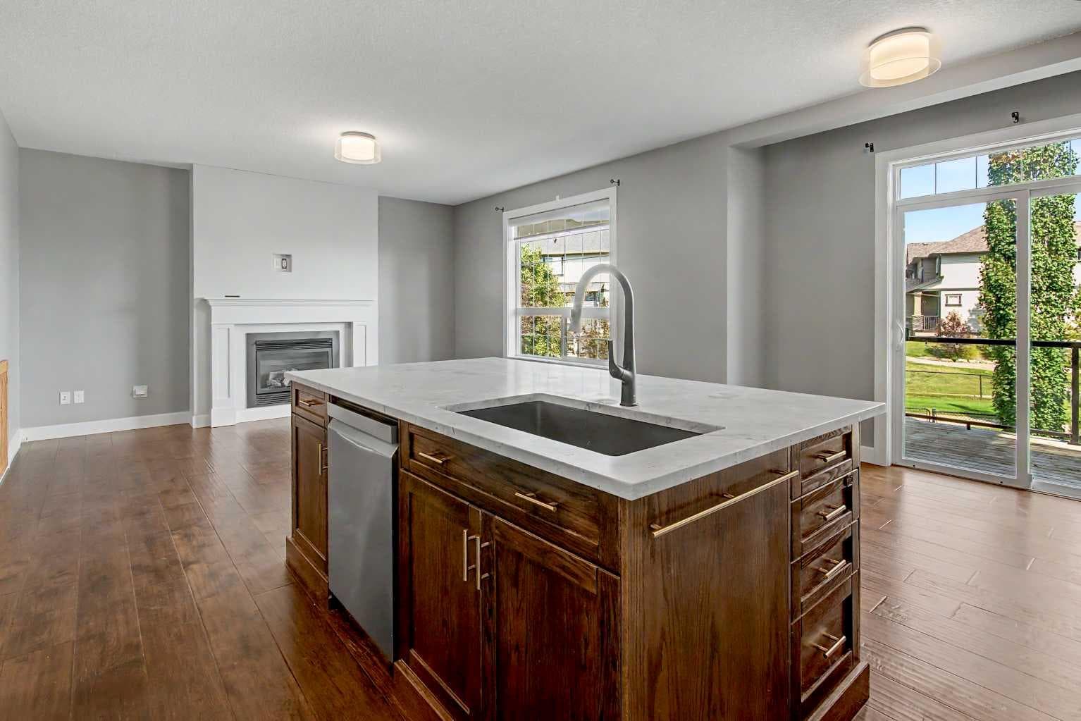 125 Williamstown Green NW