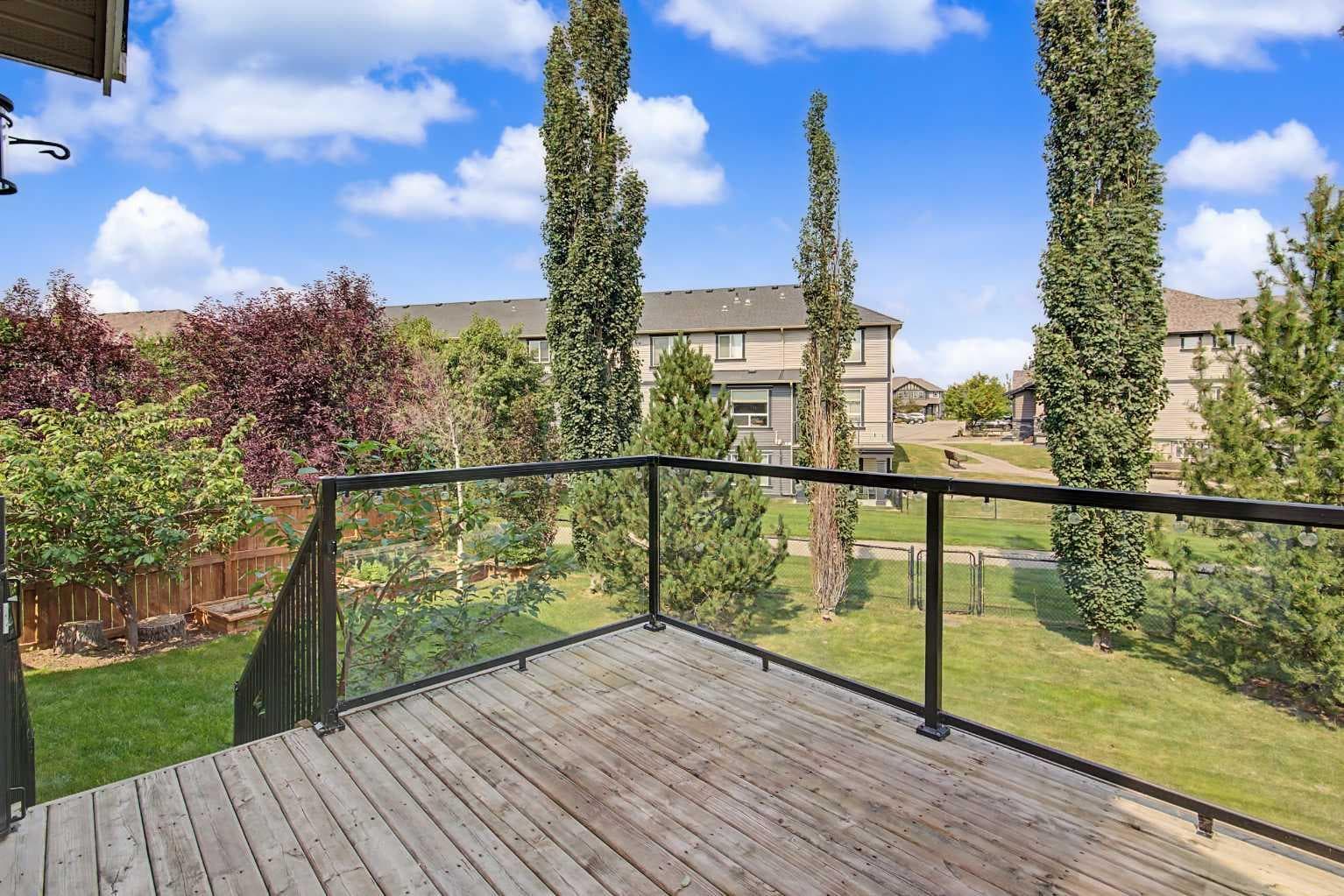 125 Williamstown Green NW