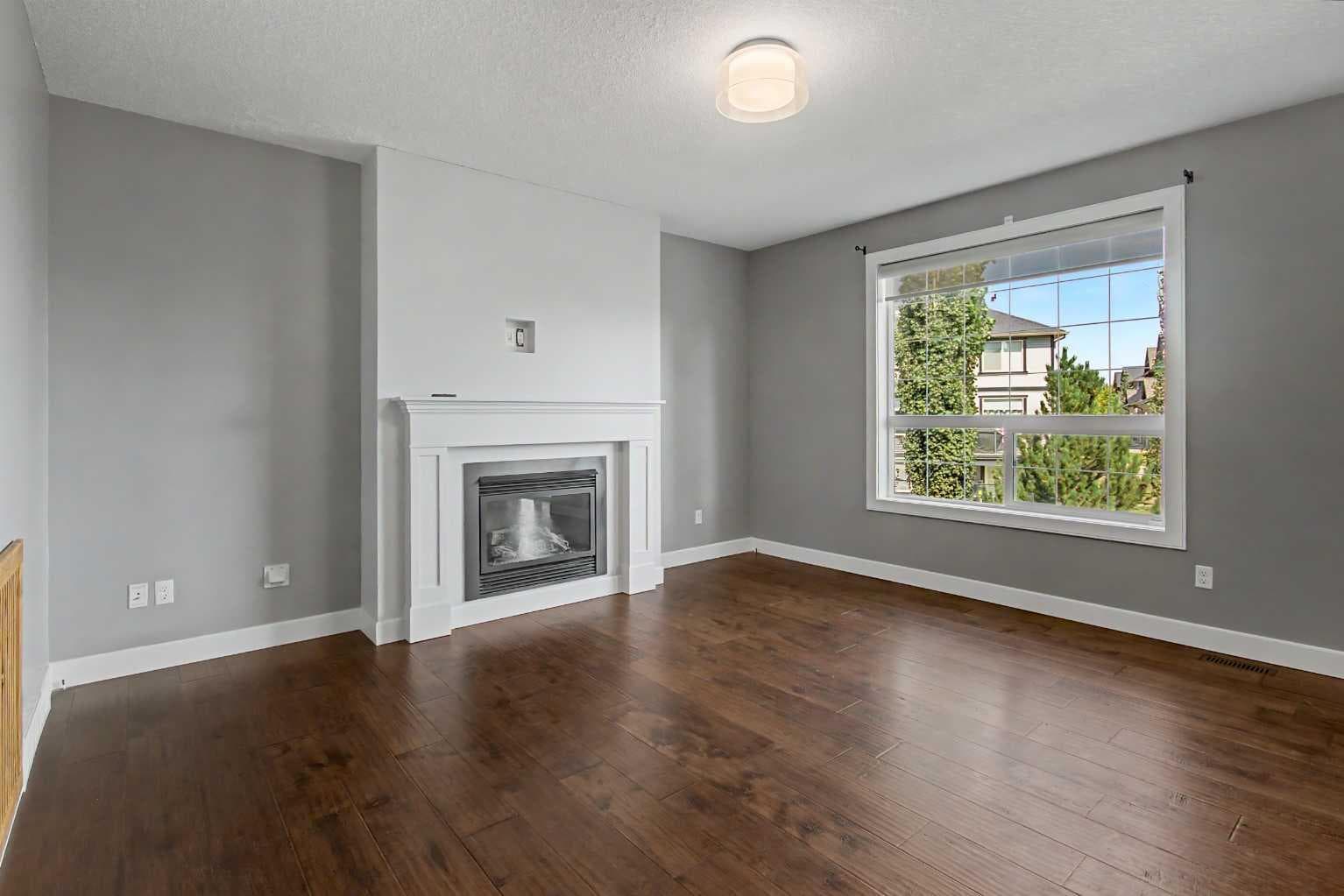 125 Williamstown Green NW