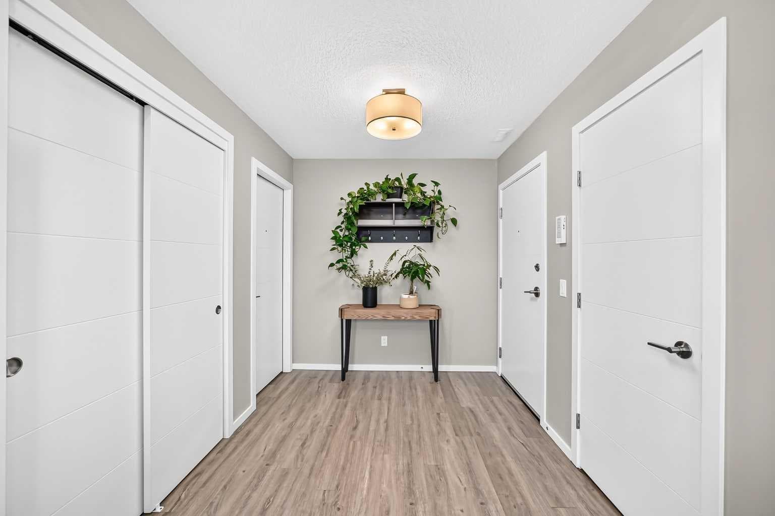 203, 120 Redstone Walk NE