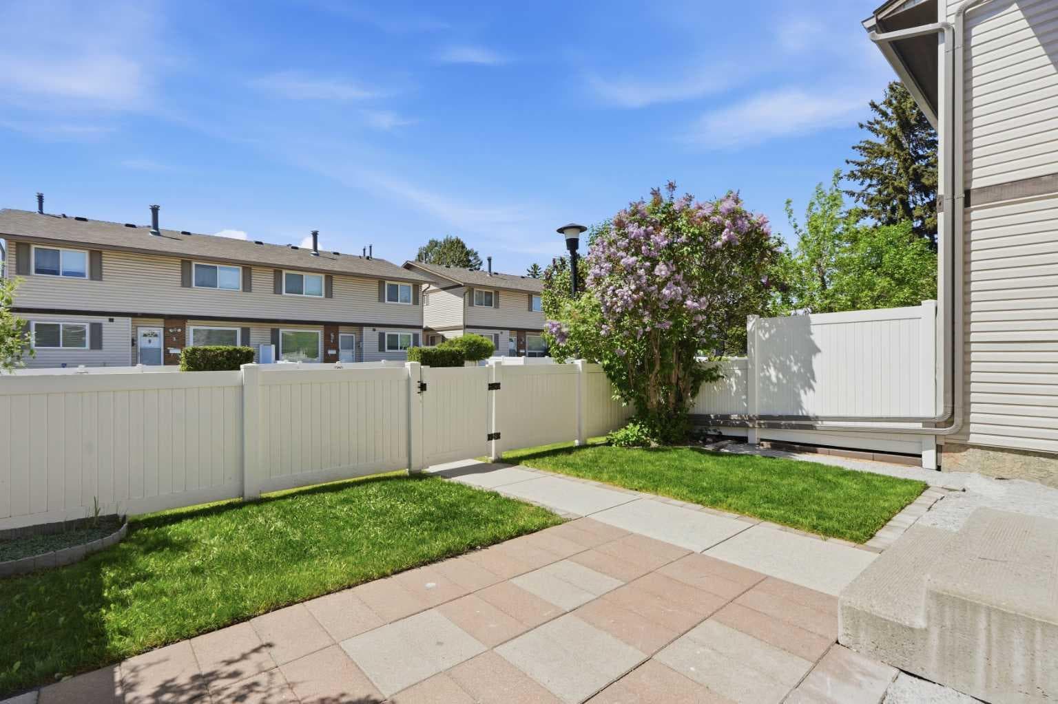 35, 740 Bracewood Drive SW
