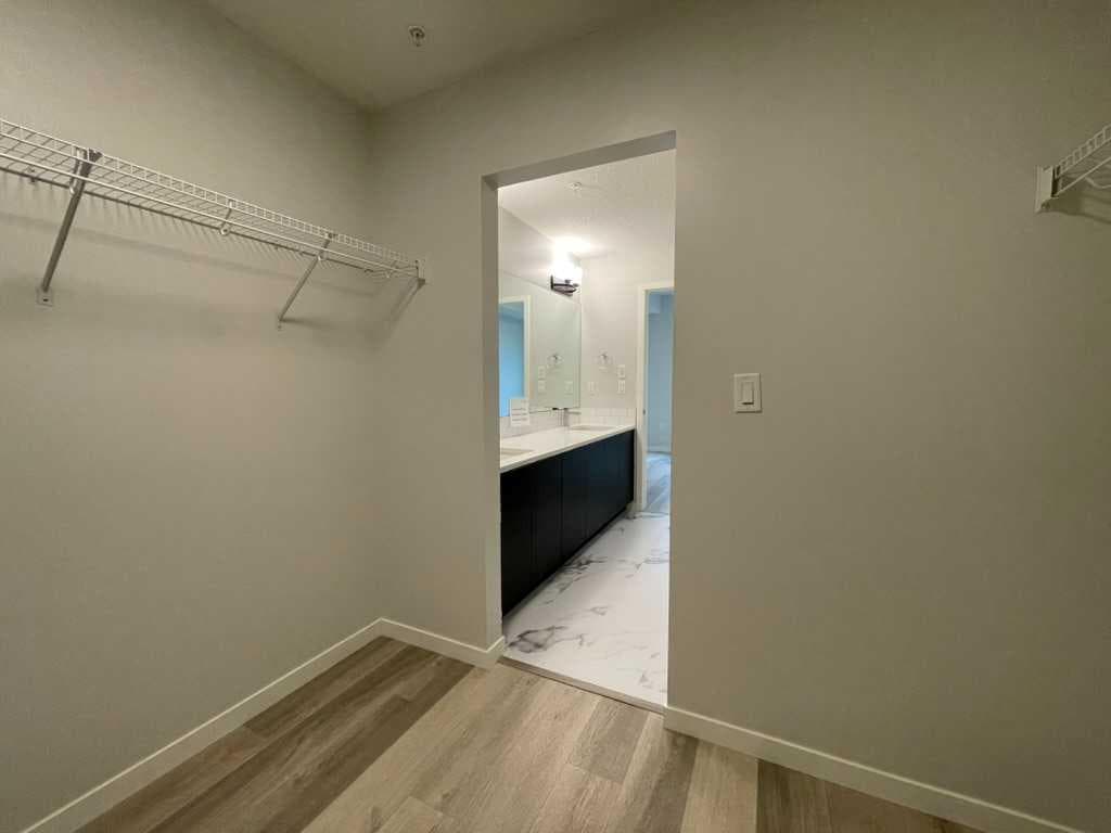 2304, 42 Cranbrook Gardens SE