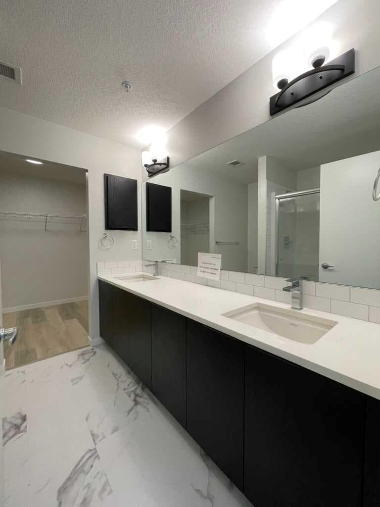 2304, 42 Cranbrook Gardens SE