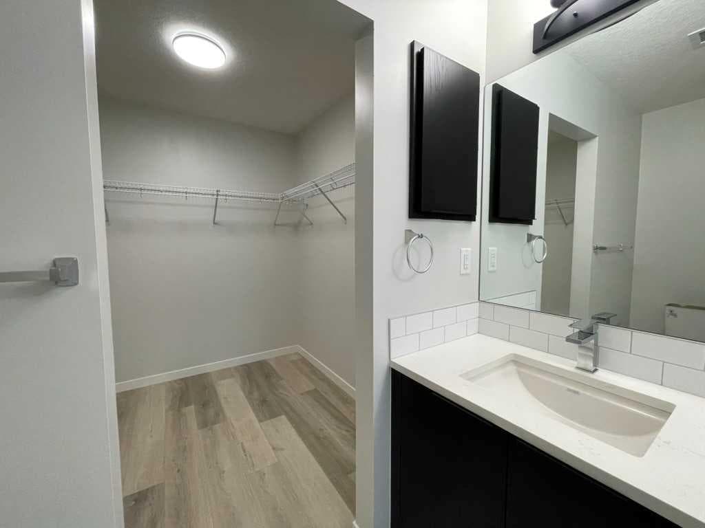 2304, 42 Cranbrook Gardens SE