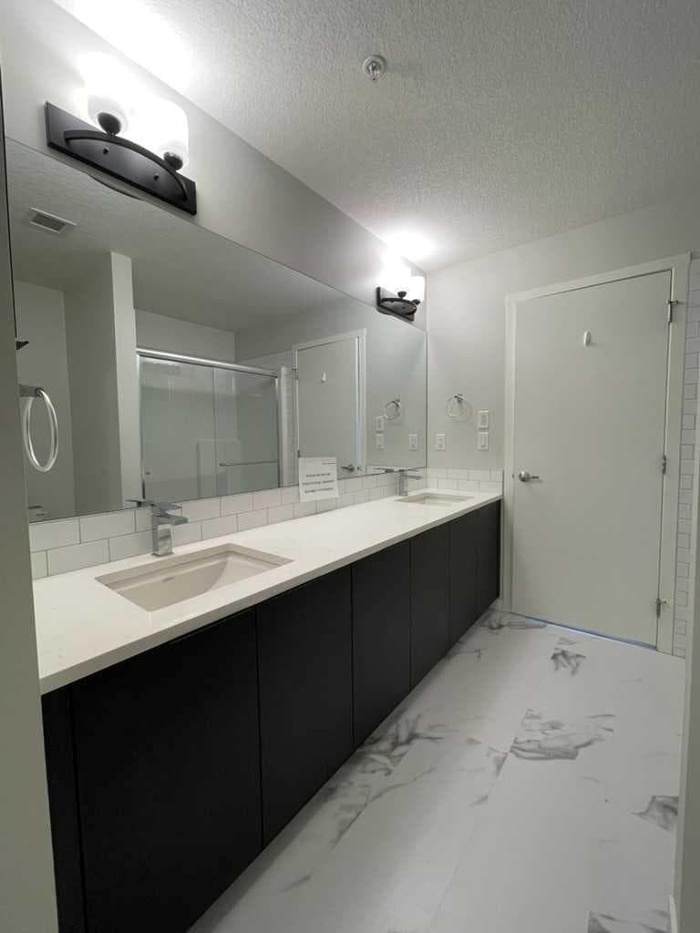 2304, 42 Cranbrook Gardens SE