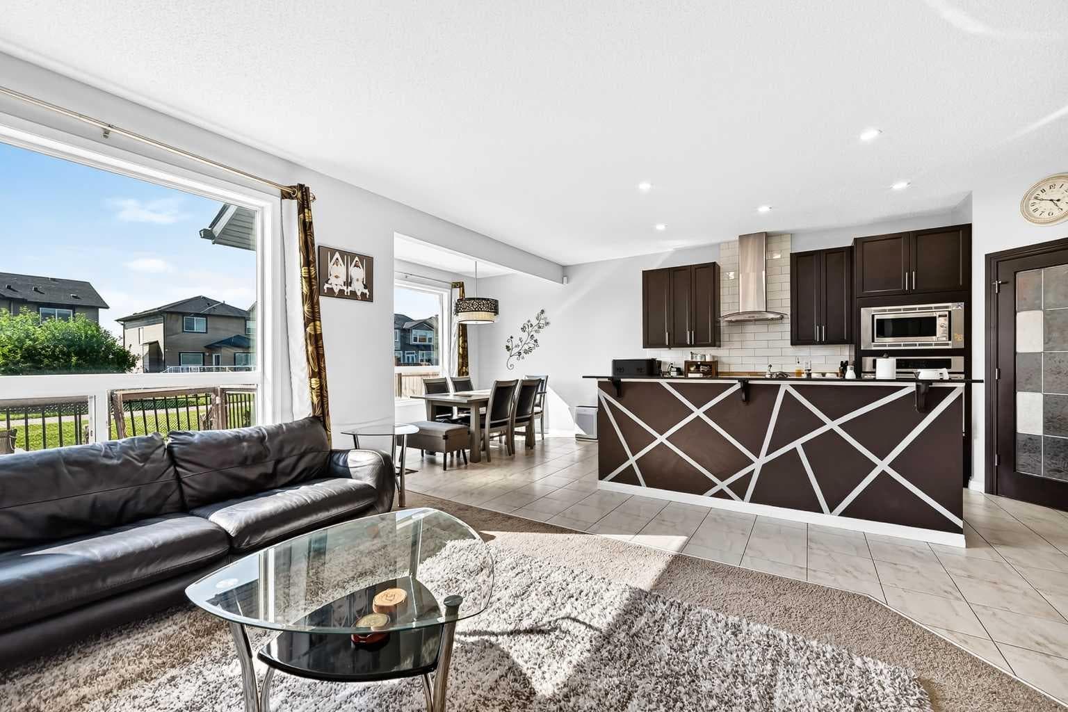 8 Skyview Point Terrace NE